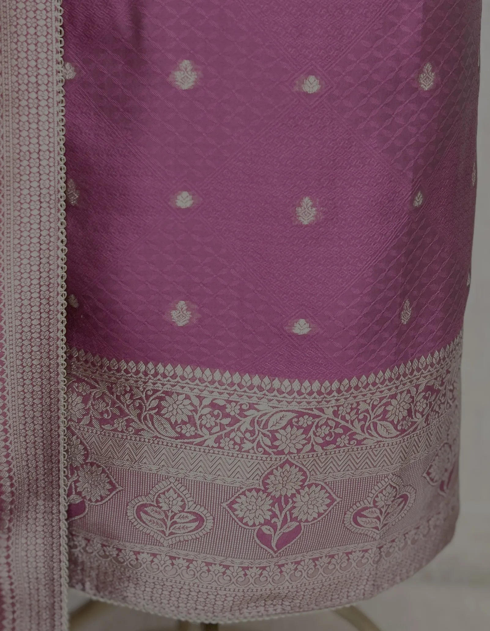 Exquisite Kanjivaram Silk Unstitched Suit