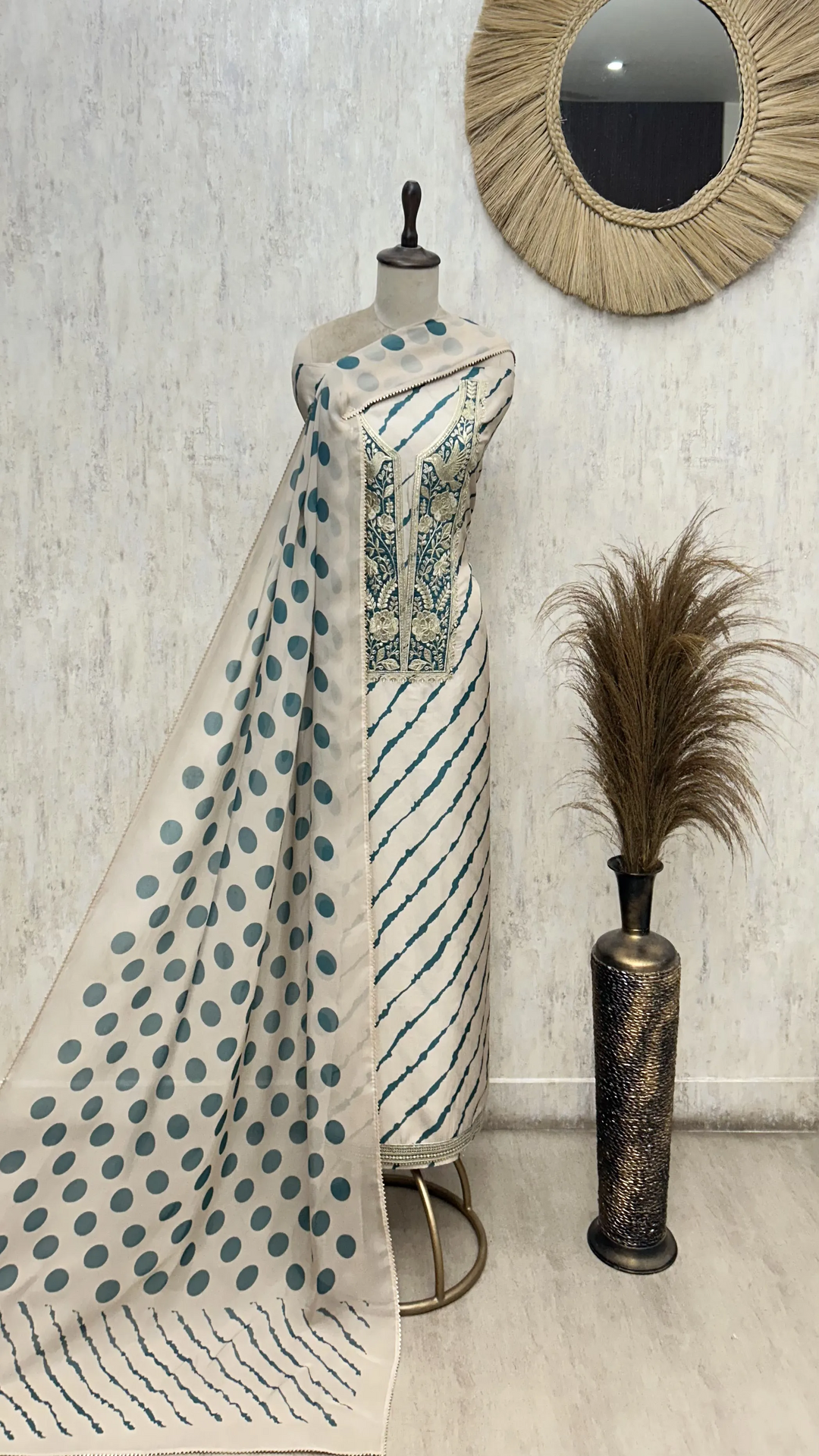 Chic Embroidered Drape Russian Crepe Unstitched Suit