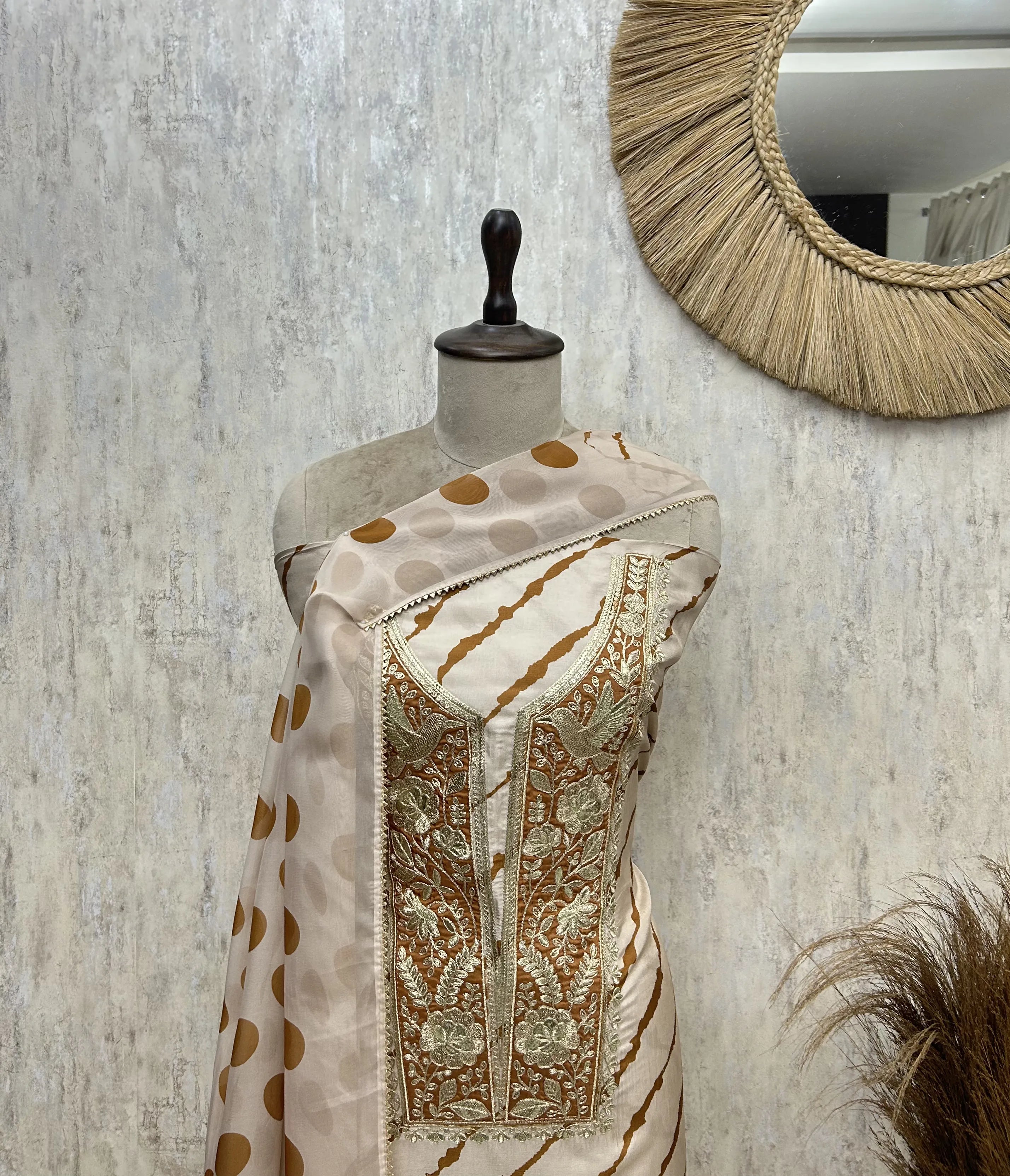 Chic Embroidered Drape Russian Crepe Unstitched Suit
