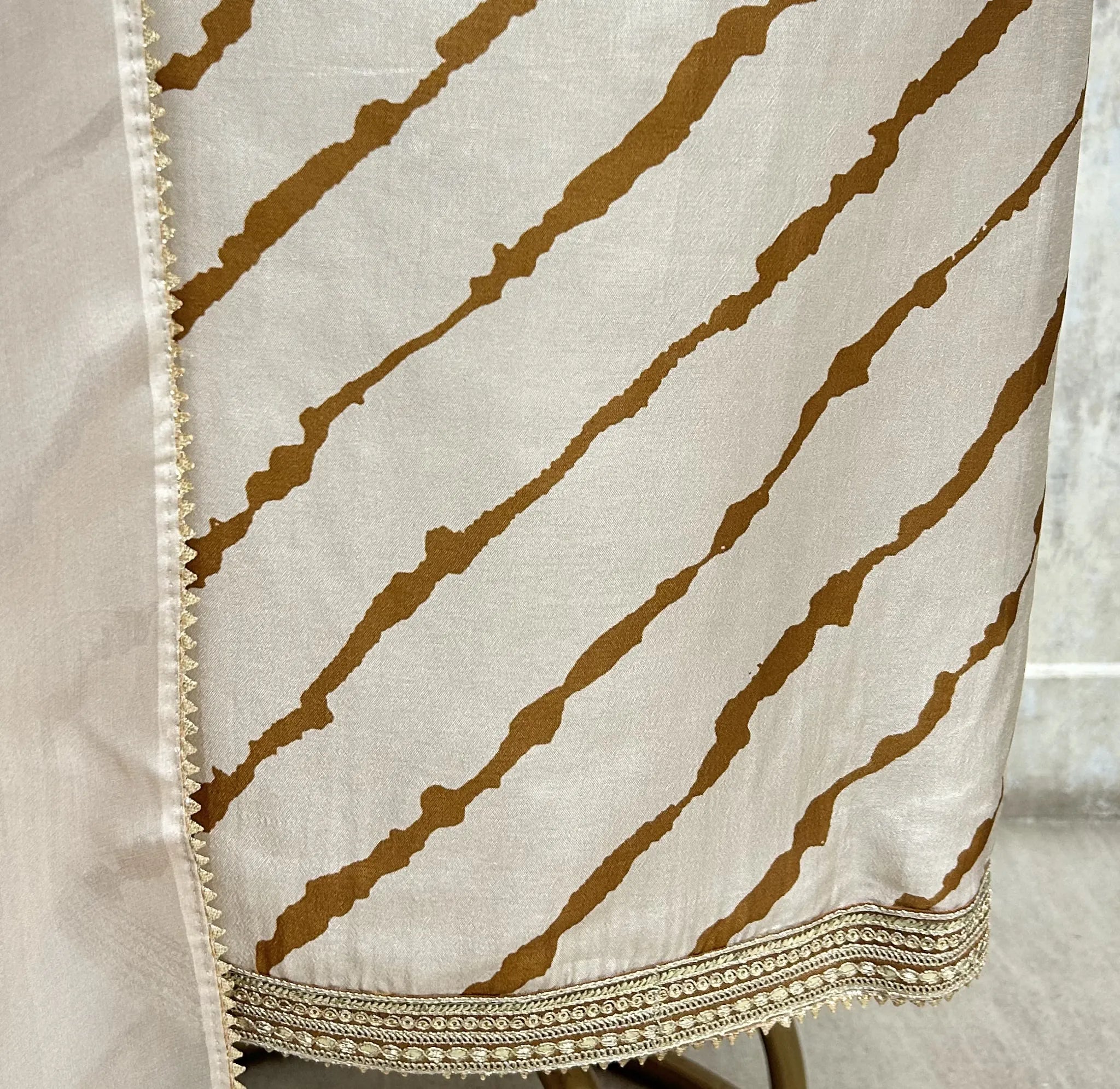 Chic Embroidered Drape Russian Crepe Unstitched Suit