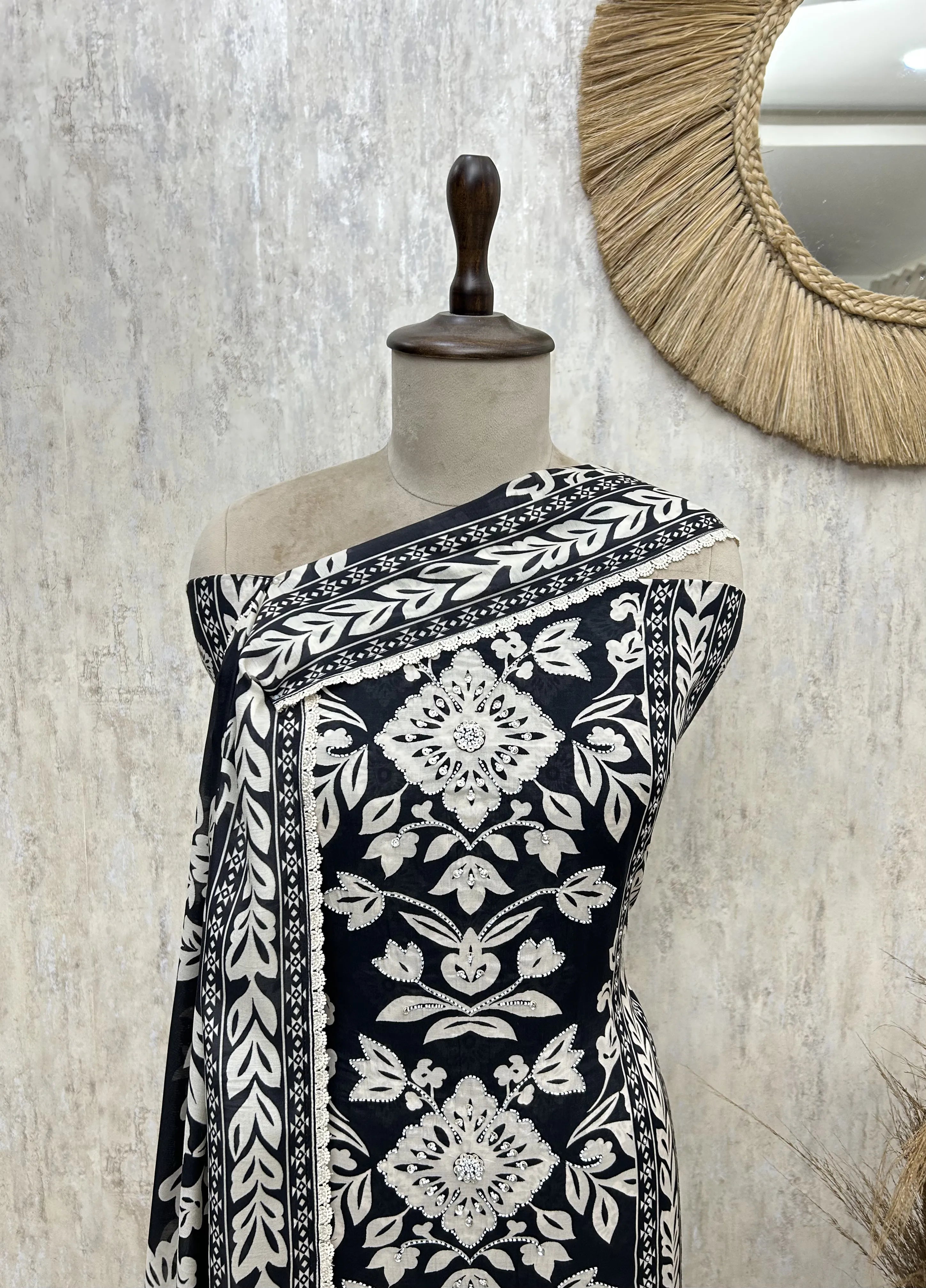 Floral Elegance Muslin Unstitched suit