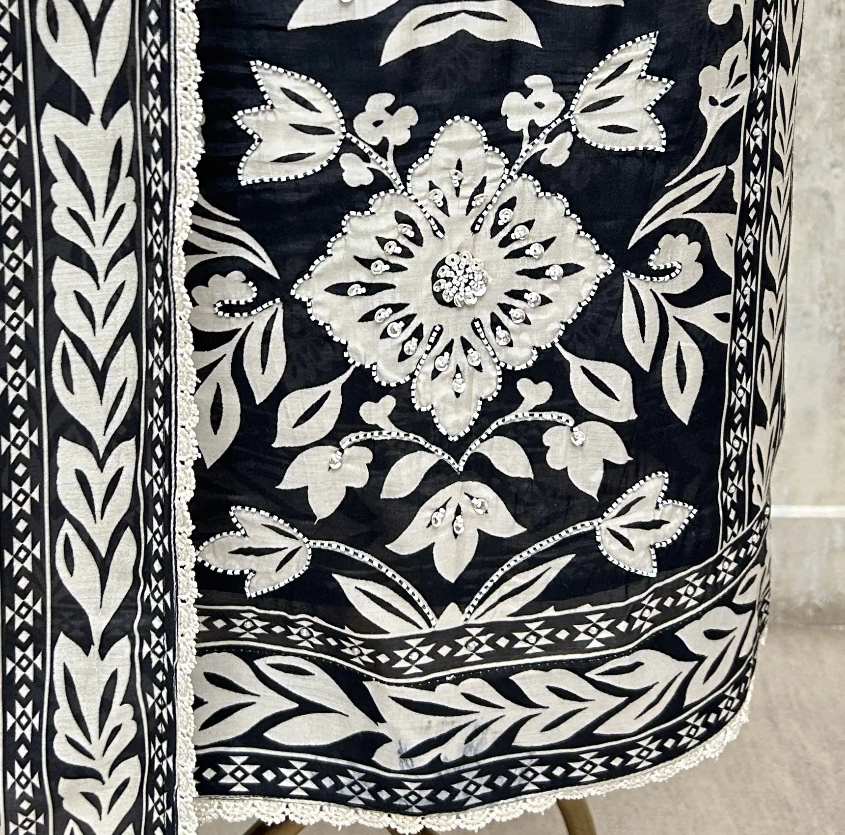 Floral Elegance Muslin Unstitched suit
