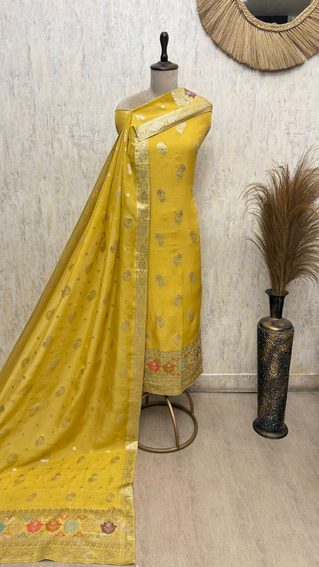 Tissue Exquisite Ensemble Unstitched Suits