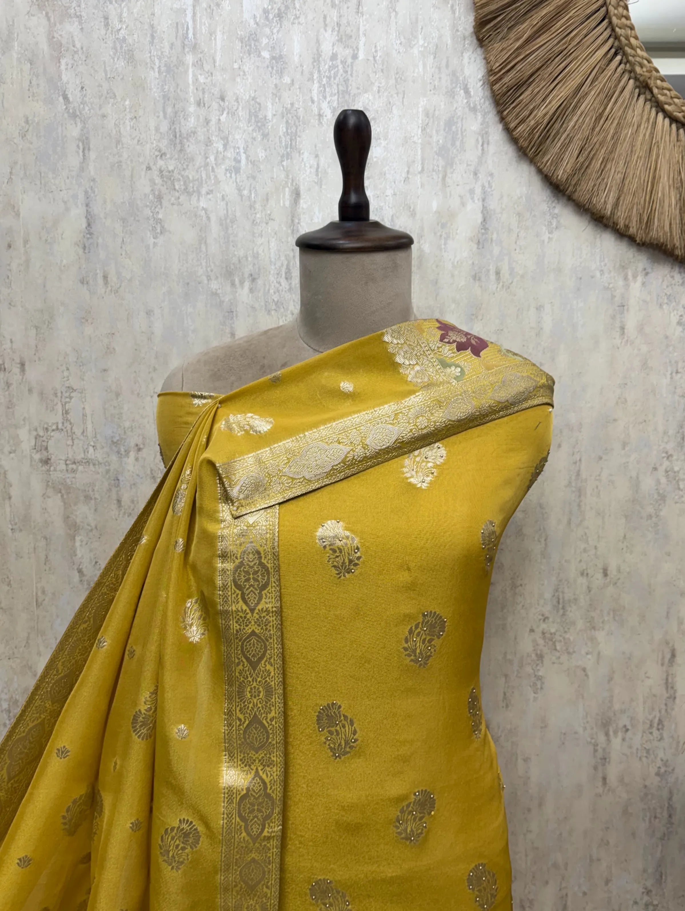 Tissue Exquisite Ensemble Unstitched Suits