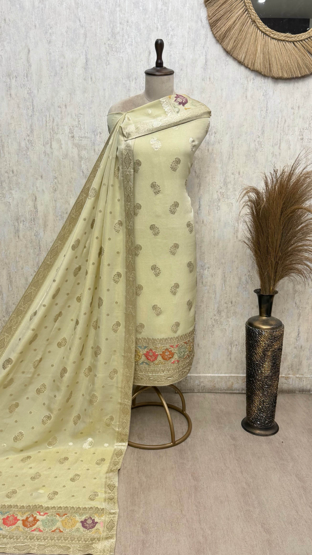 Tissue Exquisite Ensemble Unstitched Suits