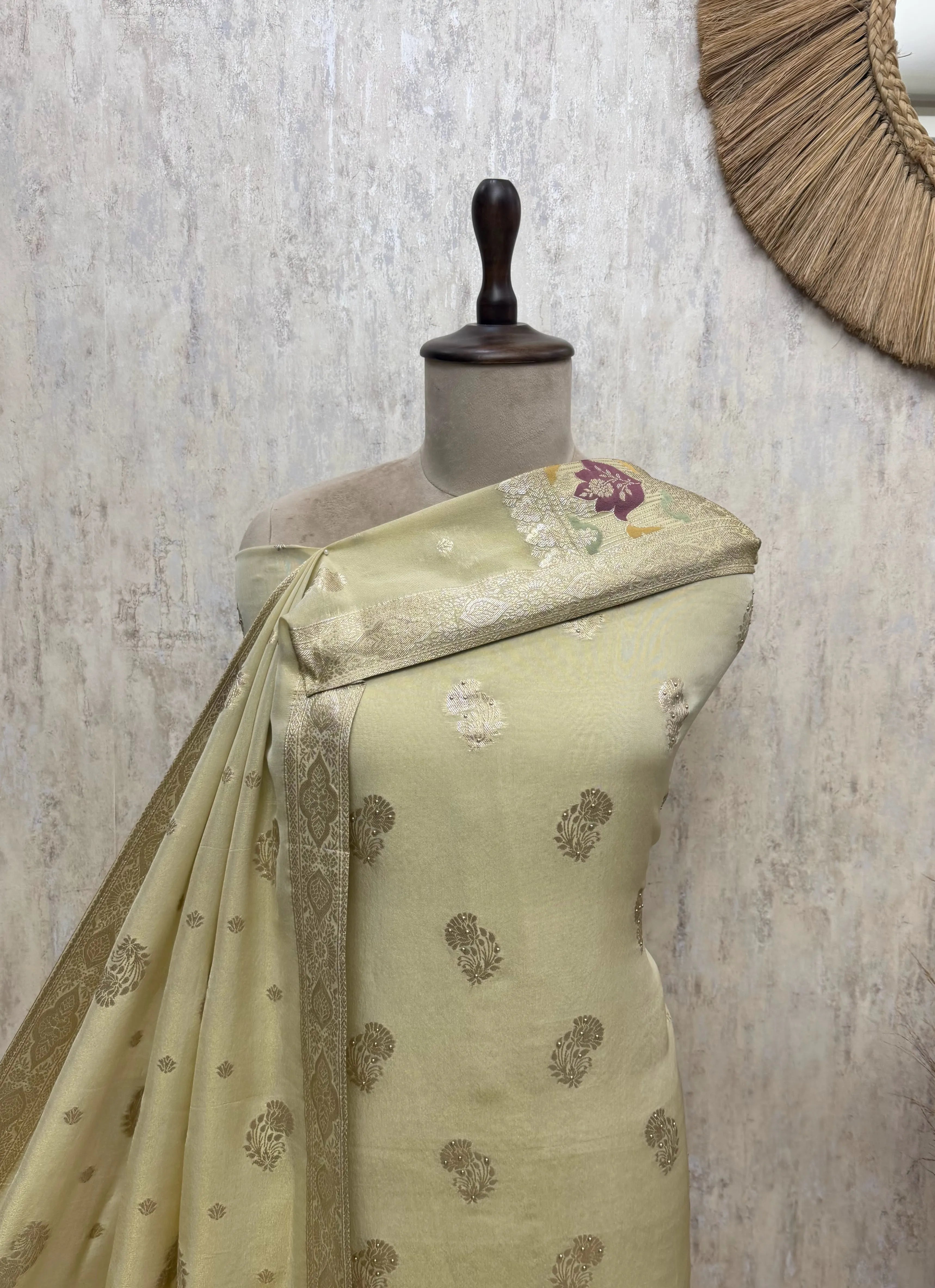 Tissue Exquisite Ensemble Unstitched Suits