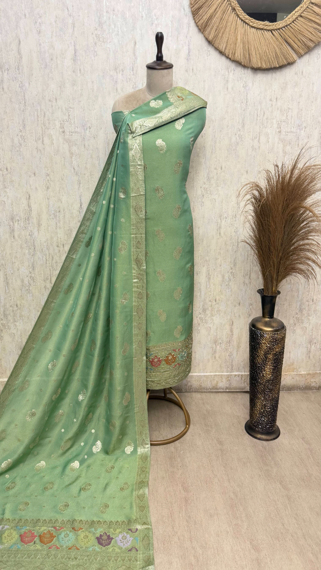 Tissue Exquisite Ensemble Unstitched Suits