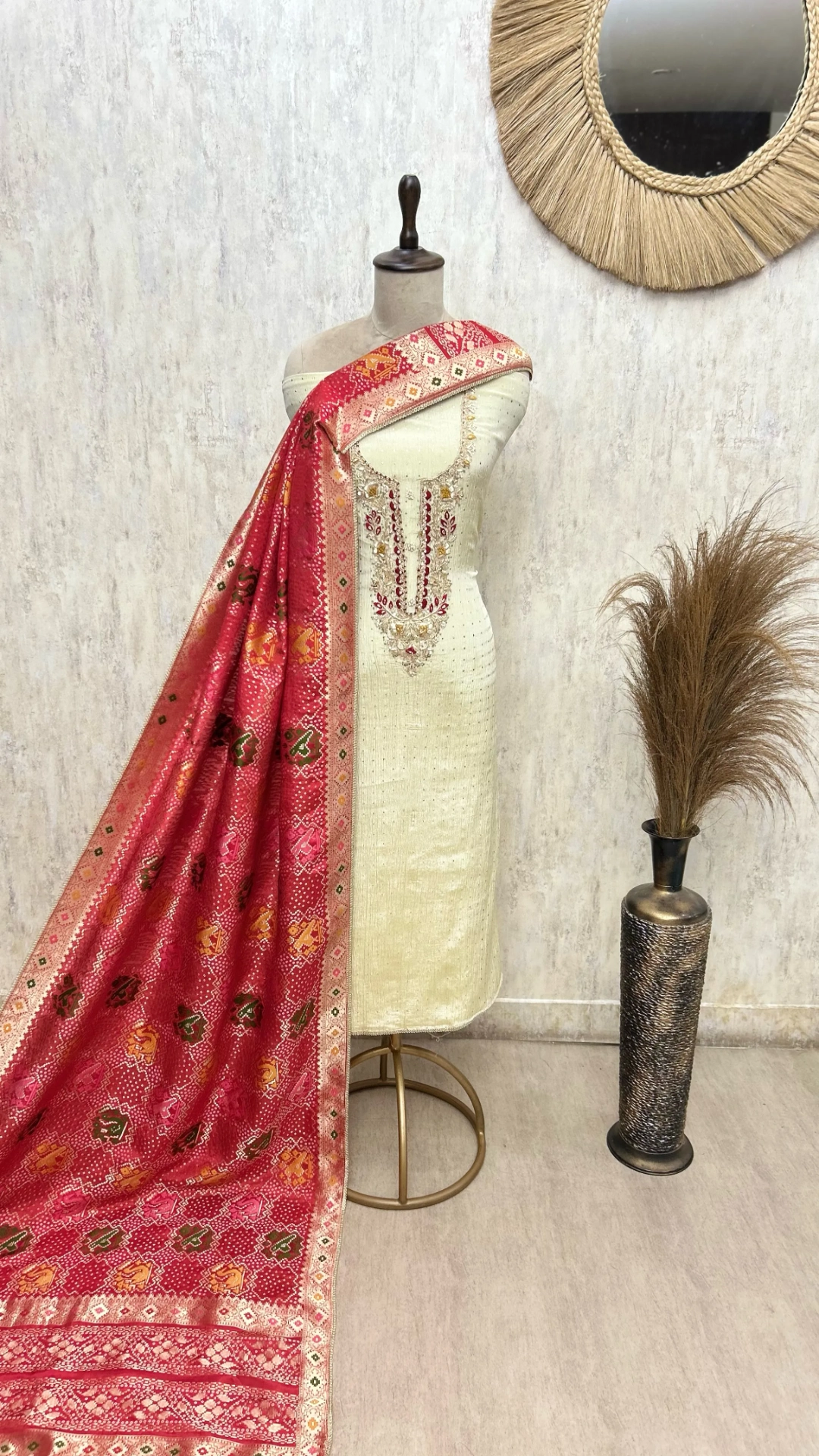 Exquisite Crush Tissue Unstitched Suits