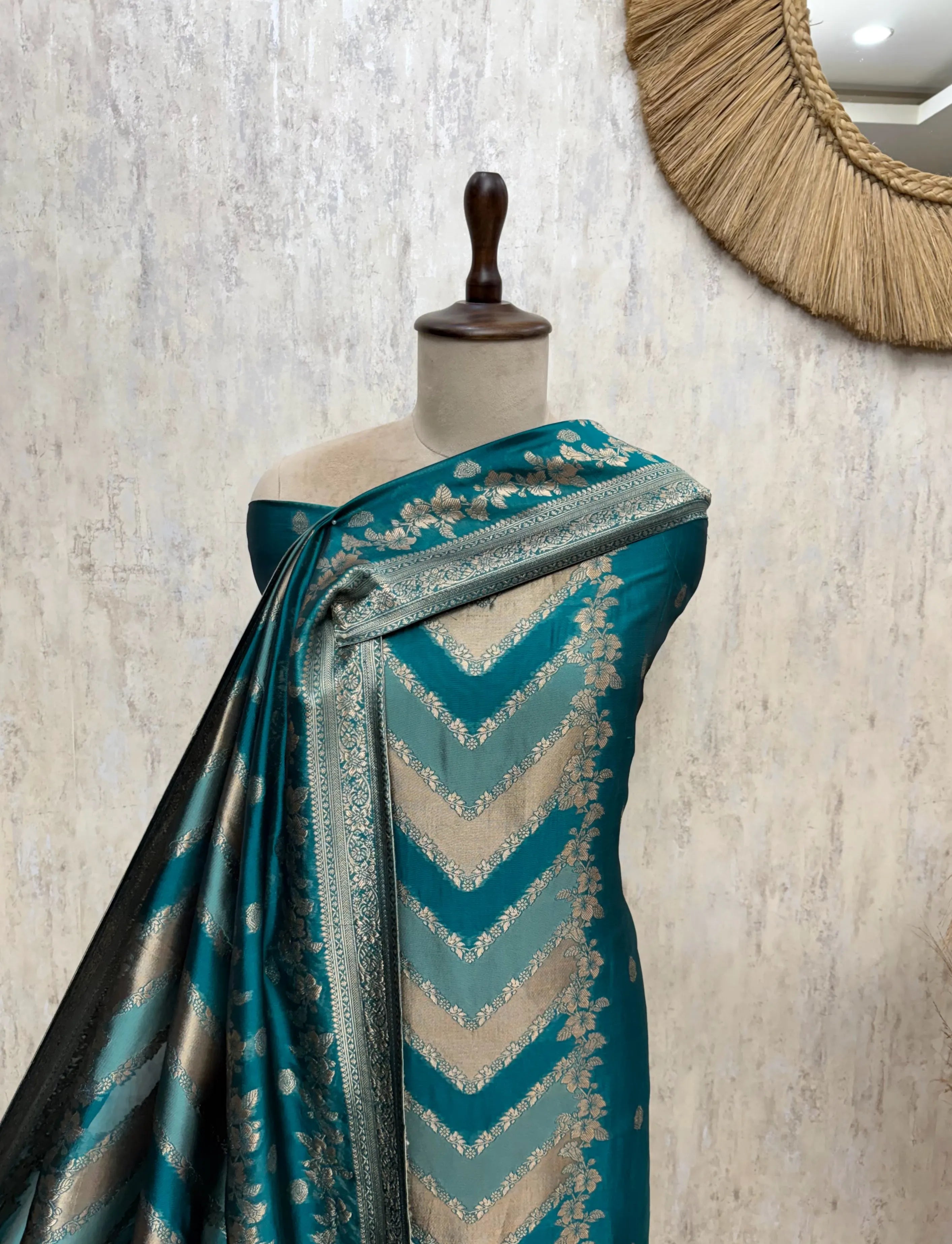 Aureate Kanjivaram  Silk Unstitched Suits