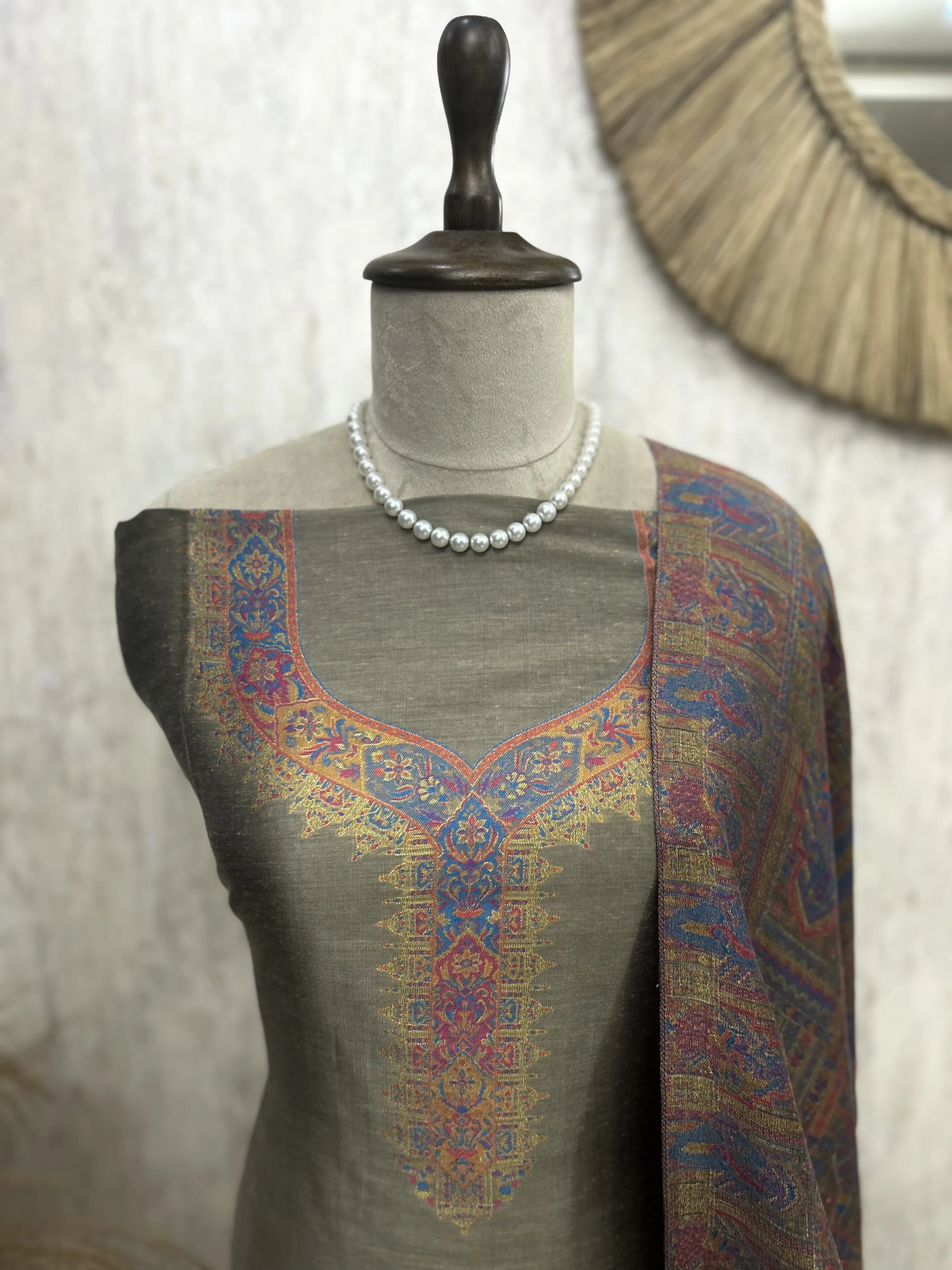 Kani Weaving Silk Unstitched Suit