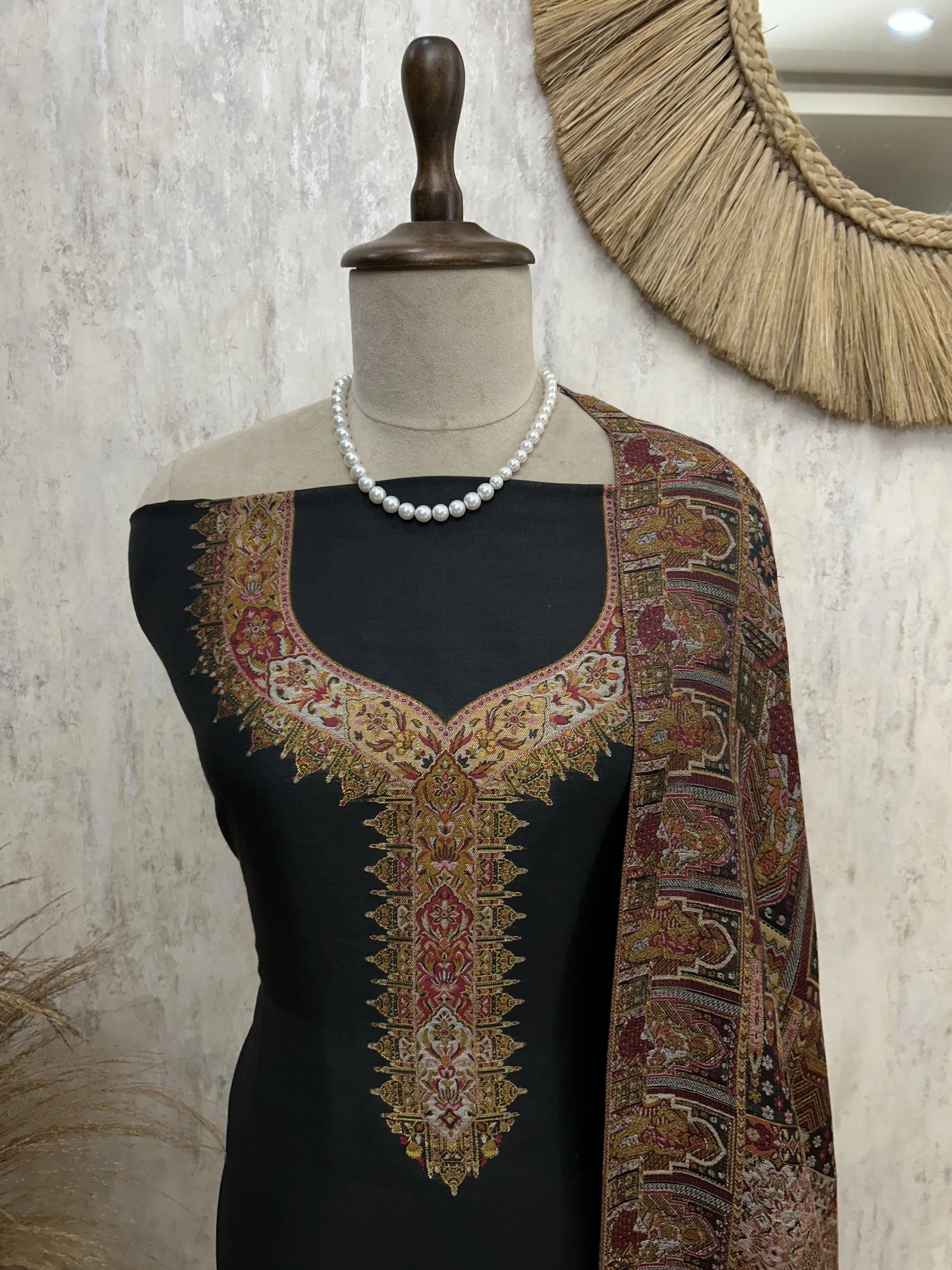 Kani Weaving Silk Unstitched Suit