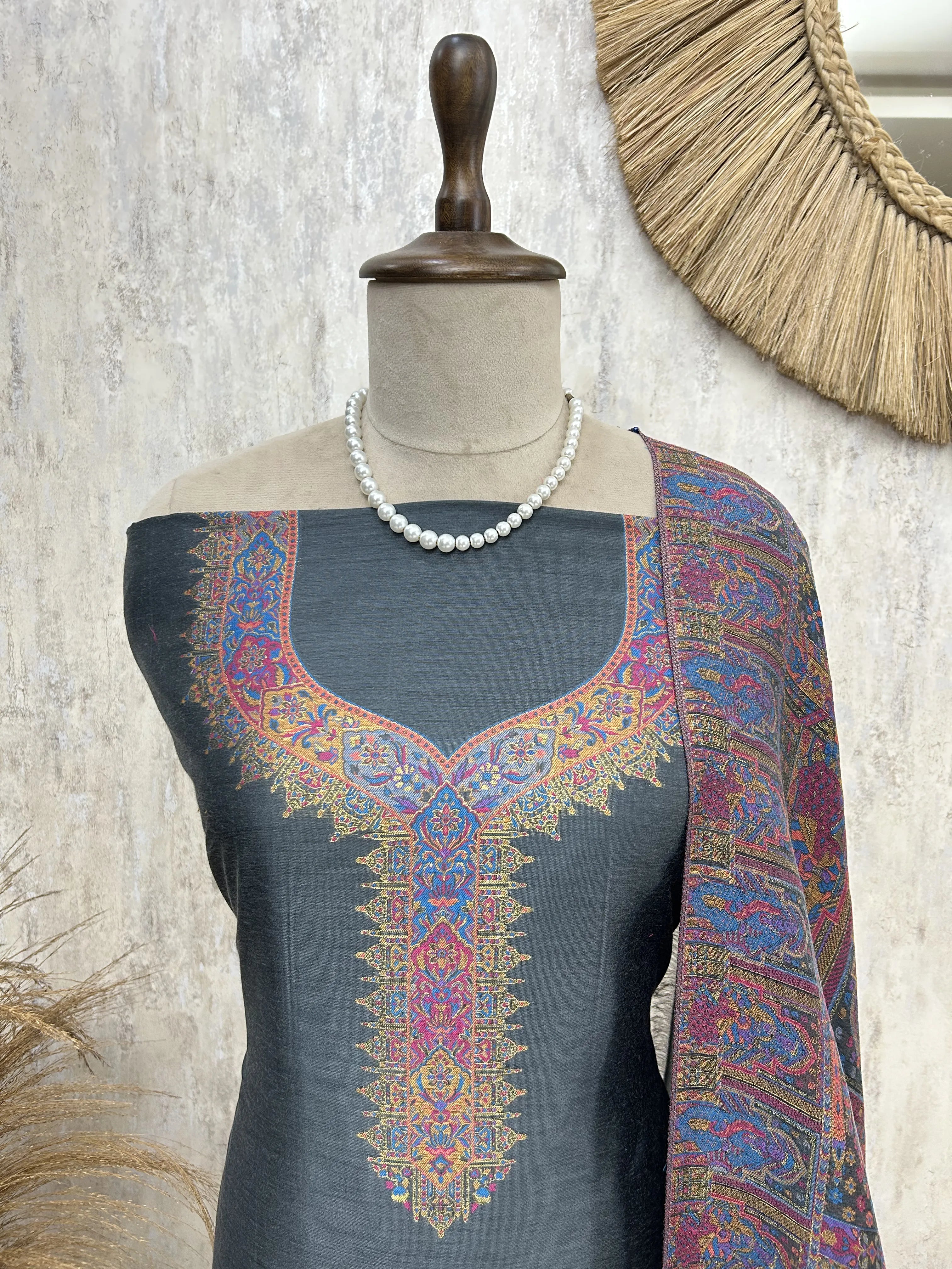 Kani Weaving Silk Unstitched Suit
