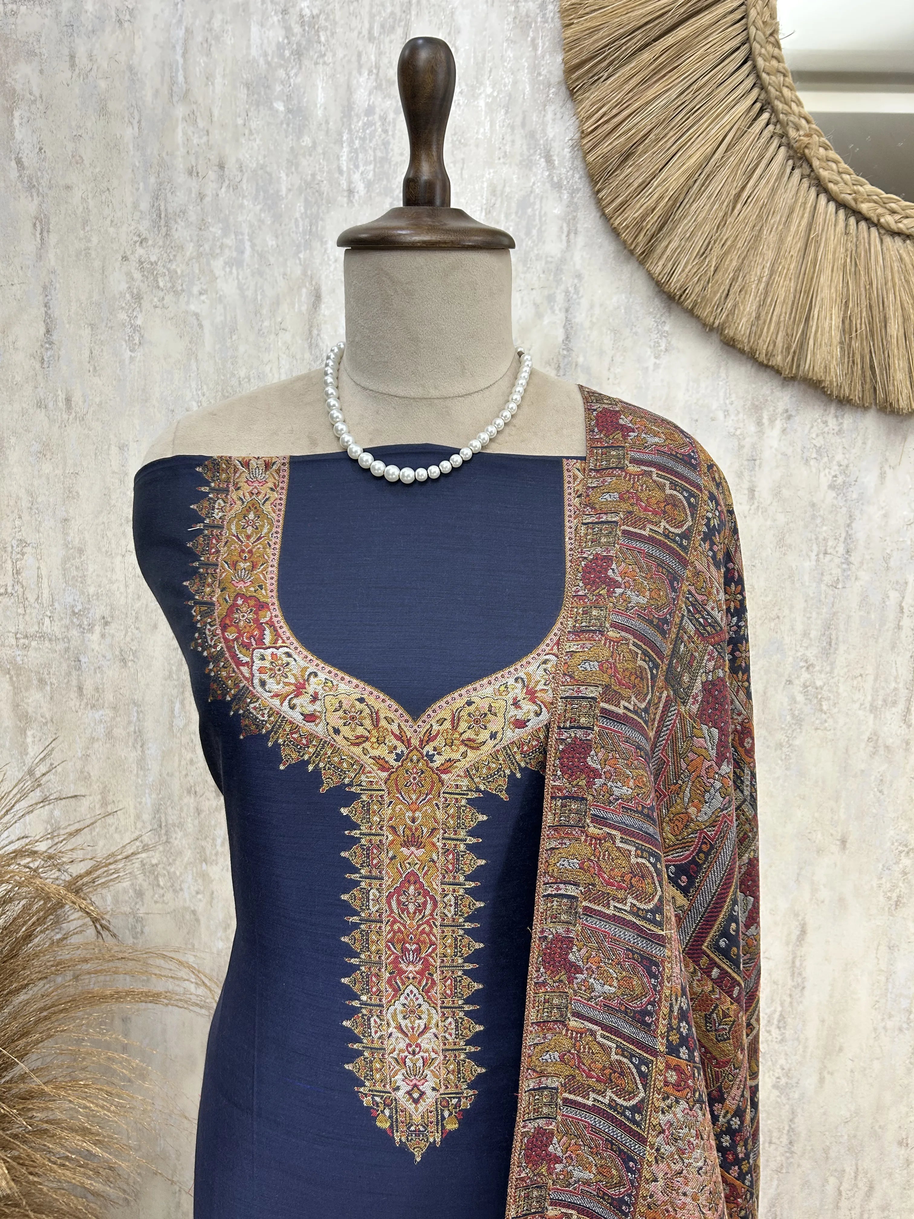 Kani Weaving Silk Unstitched Suit