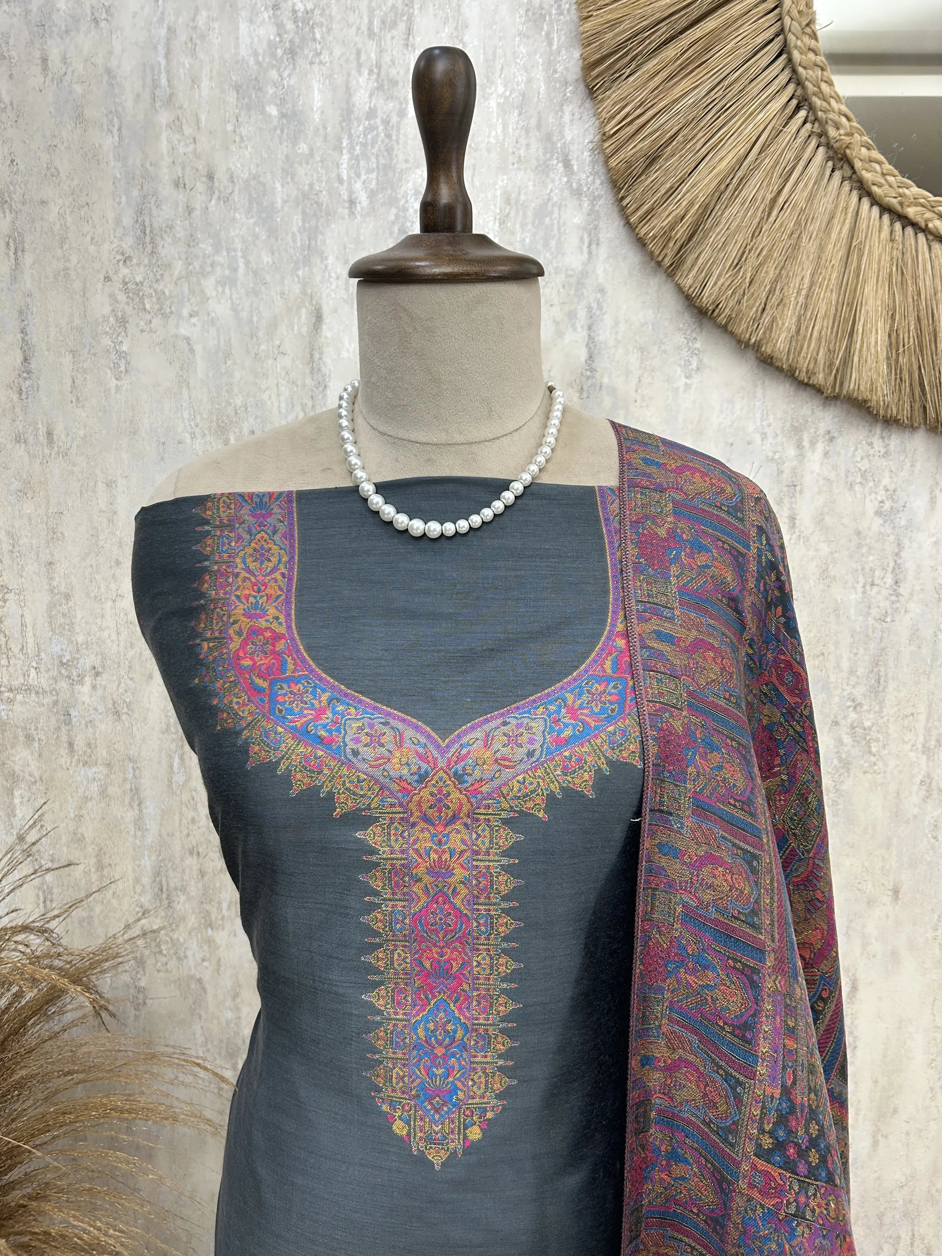 Kani Weaving Silk Unstitched Suit