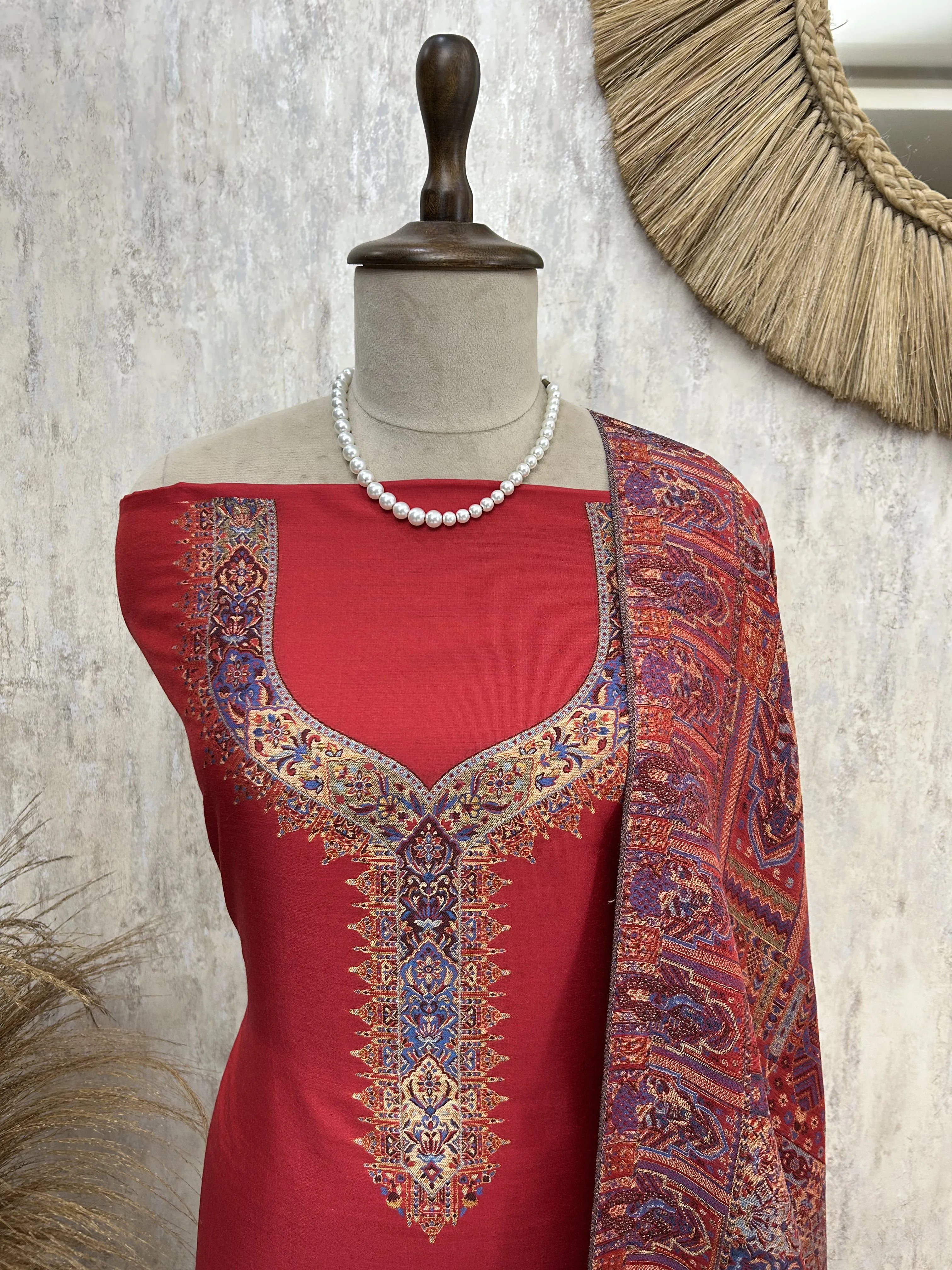 Kani Weaving Silk Unstitched Suit
