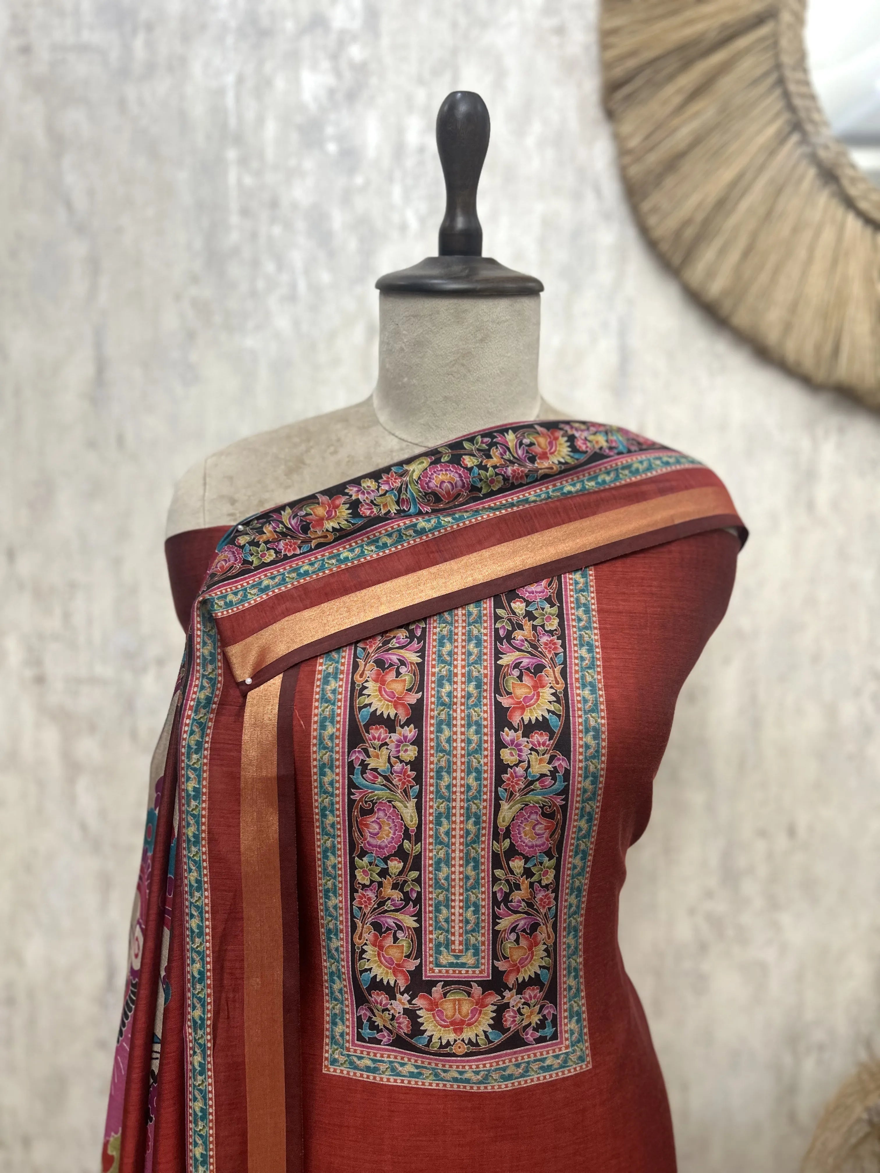 Royal Maheshwari Drapes Unstitched suit