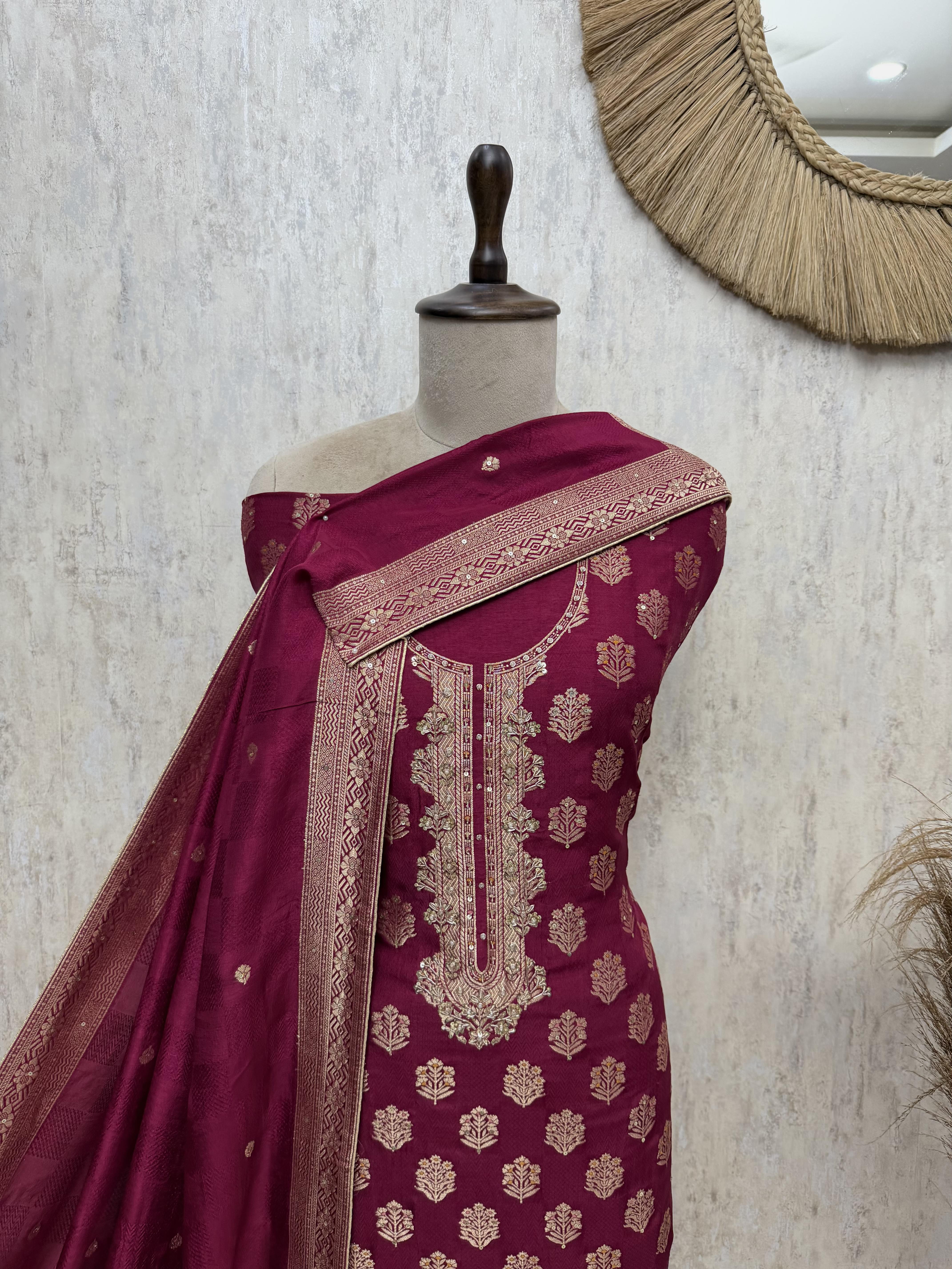 Enchanting Dola silk Unstitched Suits