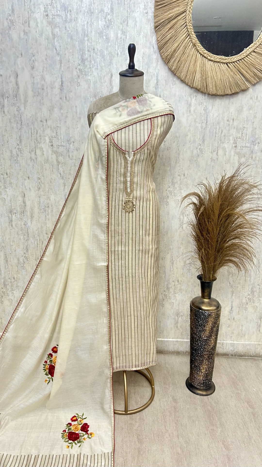 Handwoven Elegance Mul chanderi Unstitched suit