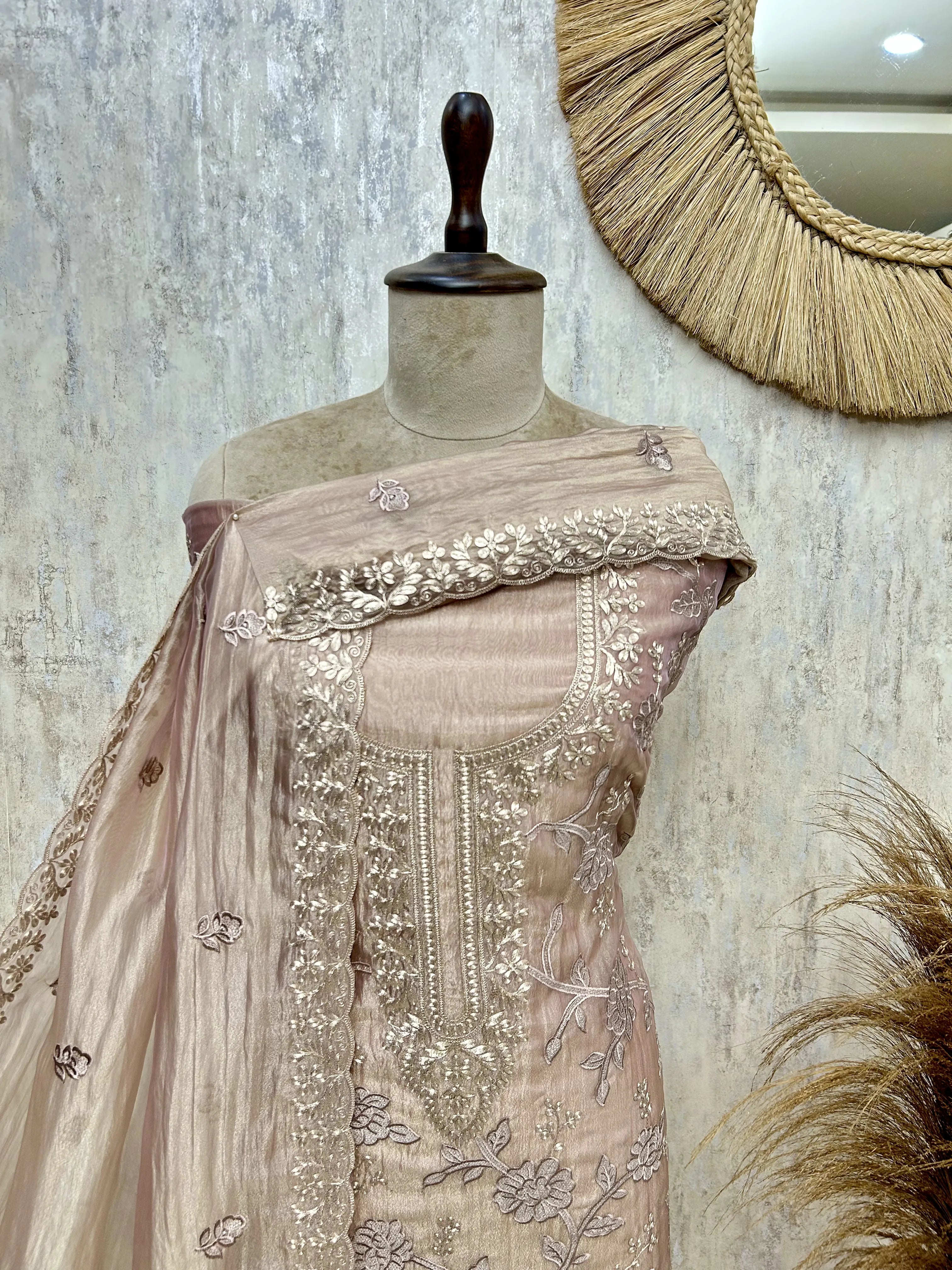 Refined Ethnic Look Crush tissue Unstitched suit