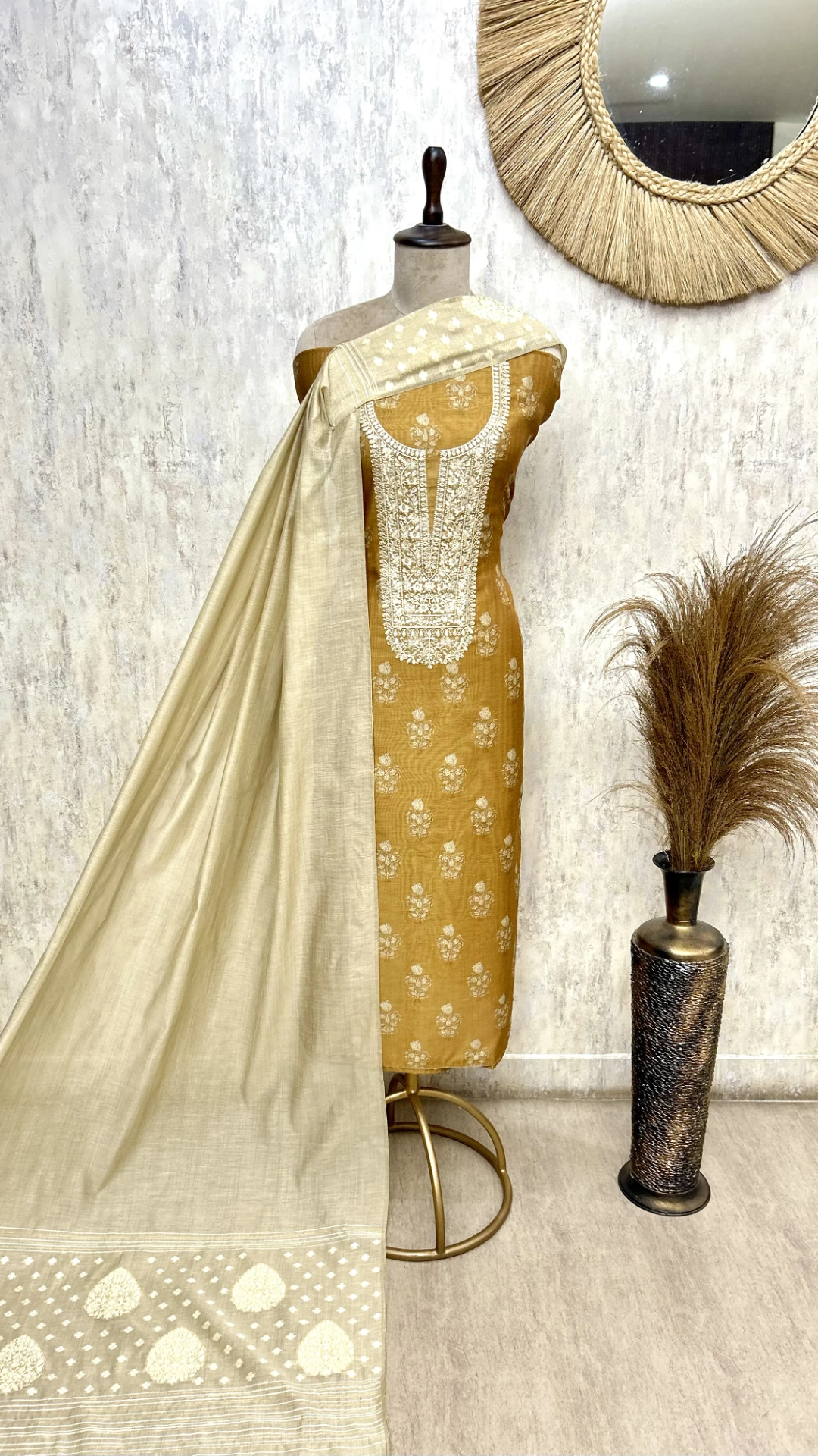 Floral print Maheshwari unstitched suit