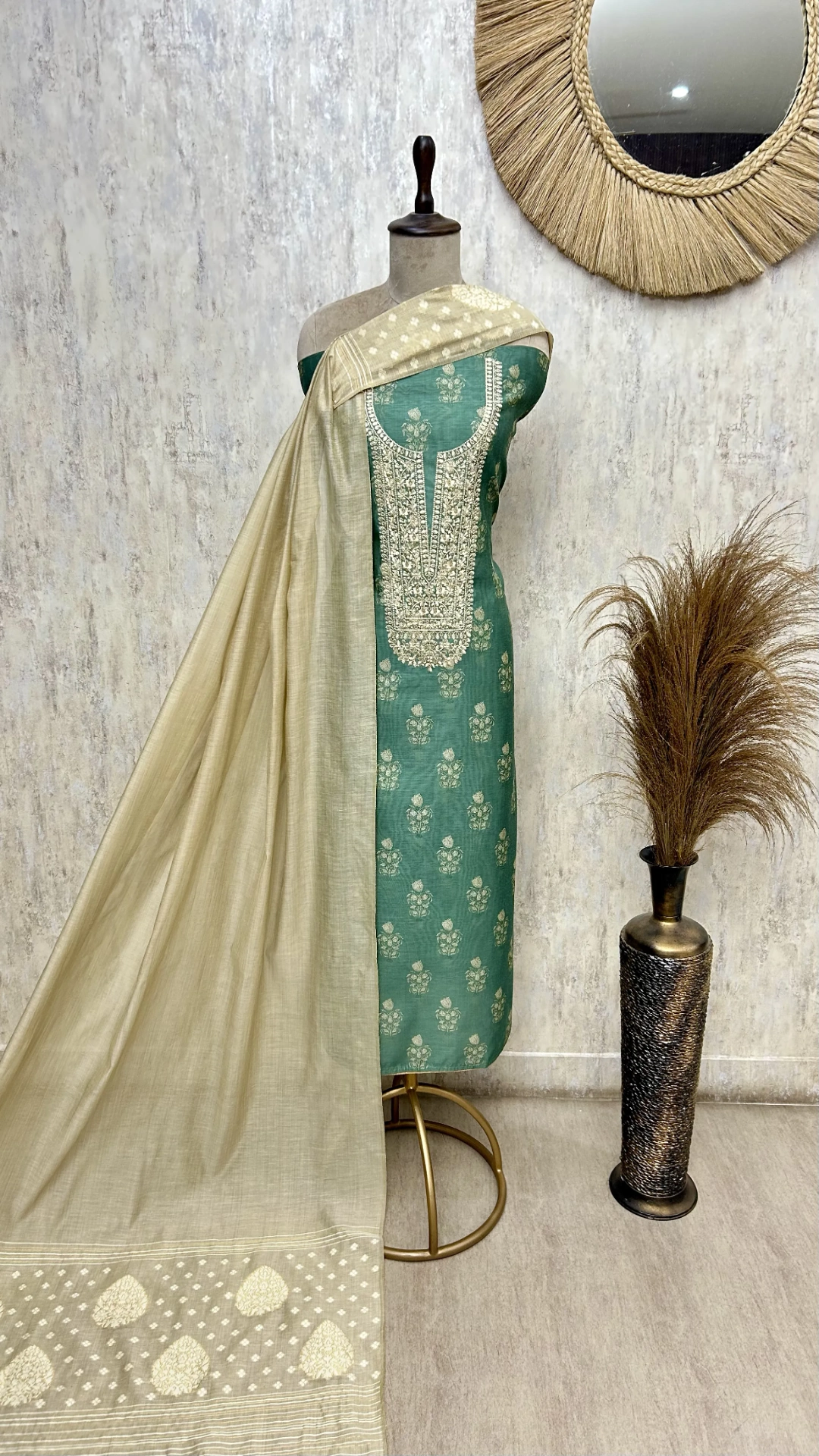 Floral print Maheshwari unstitched suit