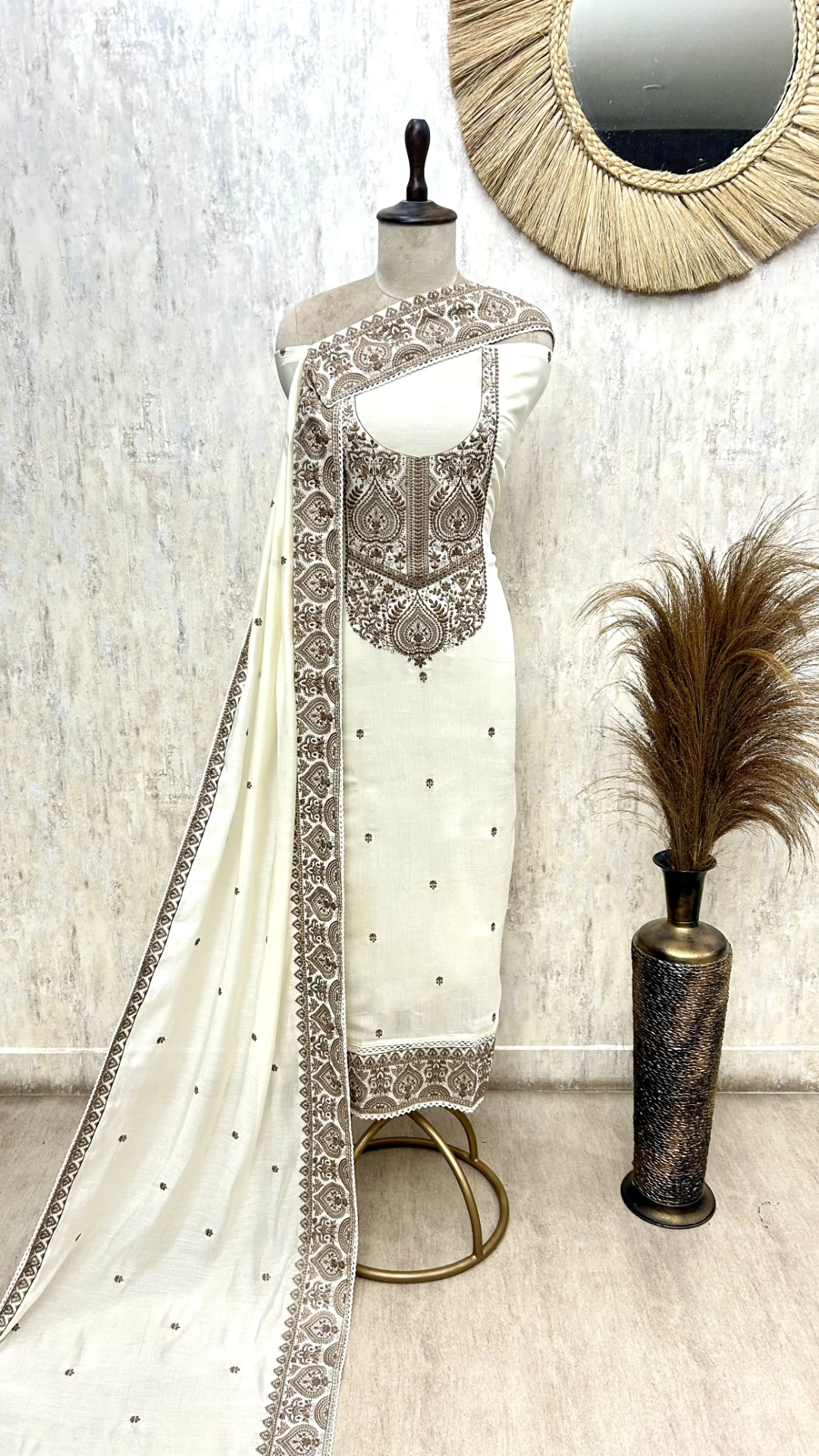 Mul Chikankari Unstitched Suit