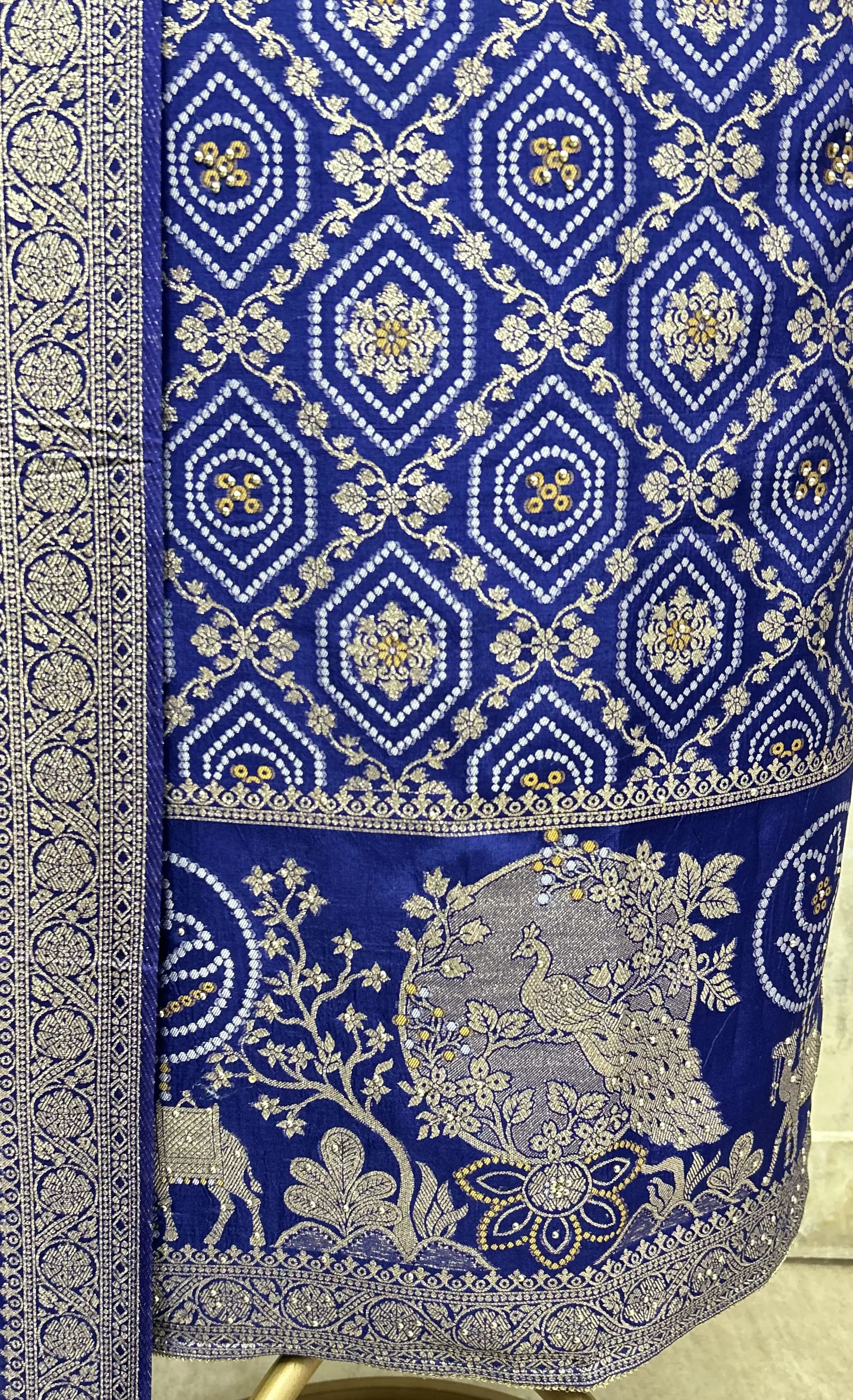 Ornate Allure Dola Silk Unstitched Suits
