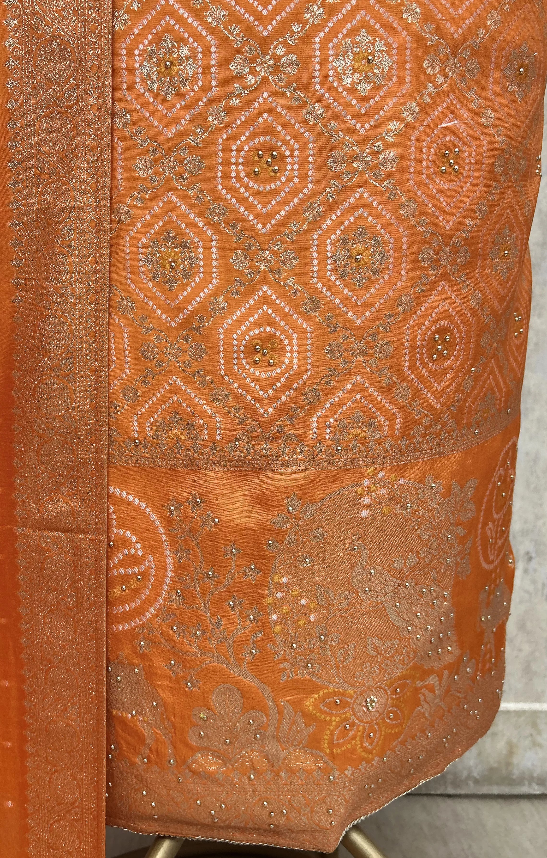 Ornate Allure Dola Silk Unstitched Suits