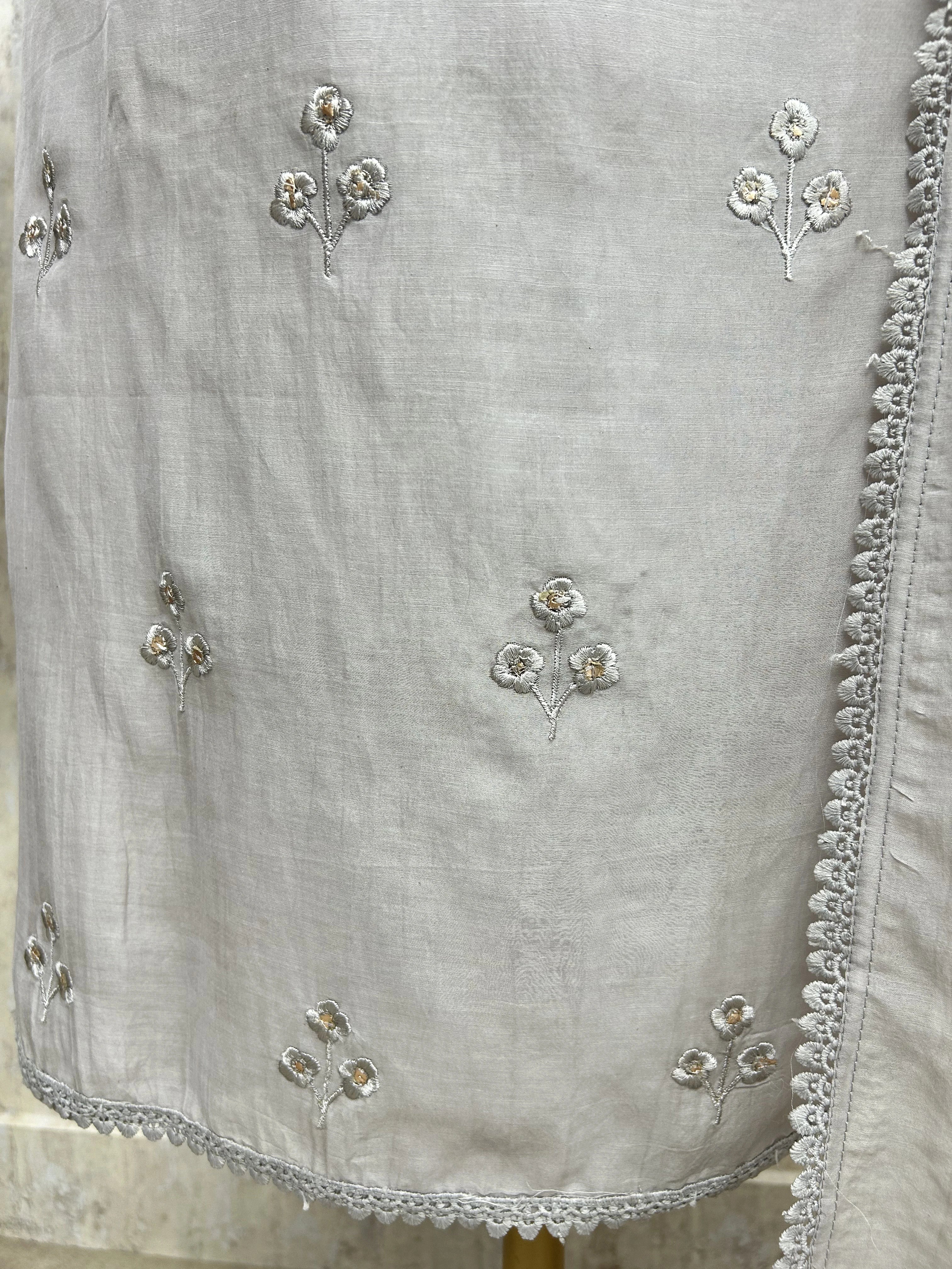 Thread Embroidery Mul Unstitched Suit Set