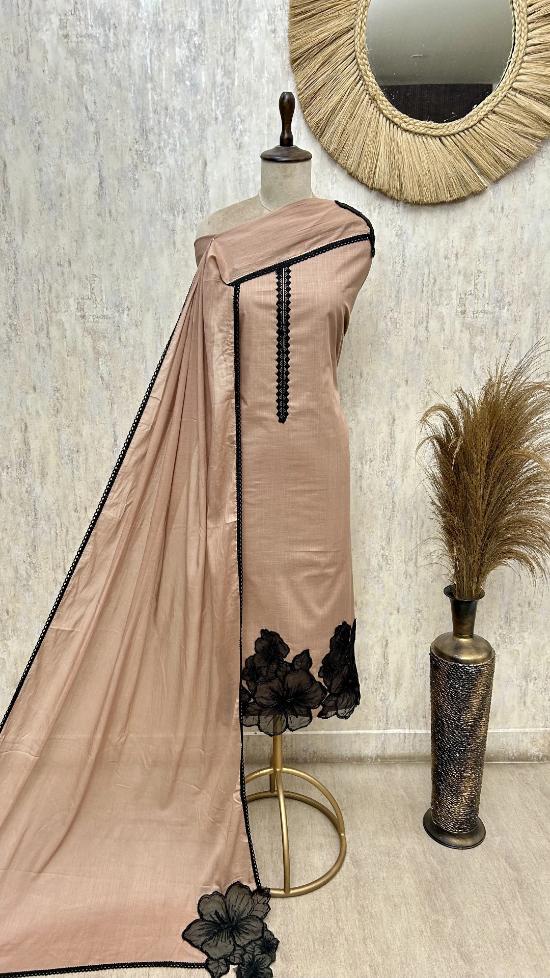 Elegant Ethnic Vibes Linen Cotton Unstitched suit