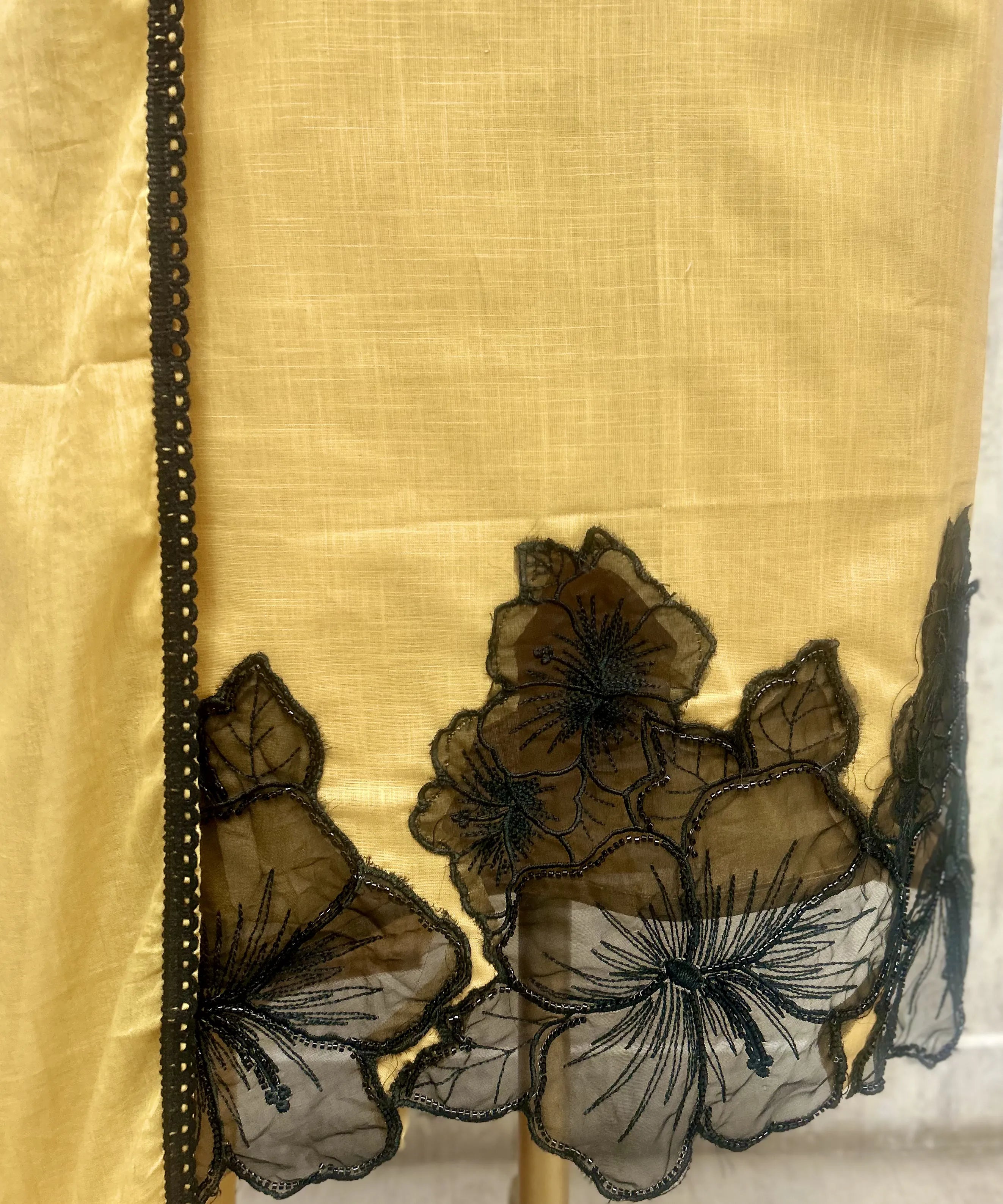 Elegant Ethnic Vibes Linen Cotton Unstitched suit