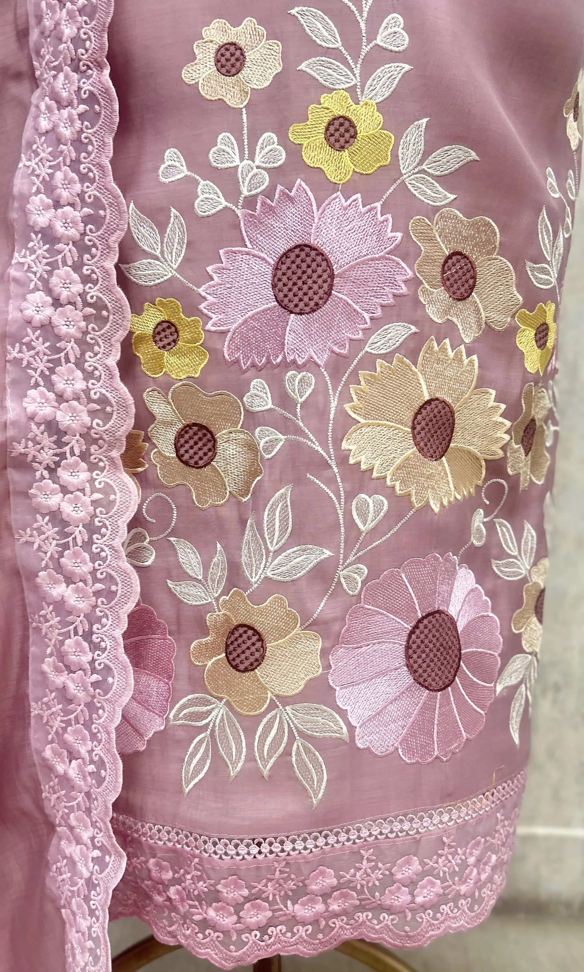 Floral Lace Garden Mul Chanderi Unstitched Suit