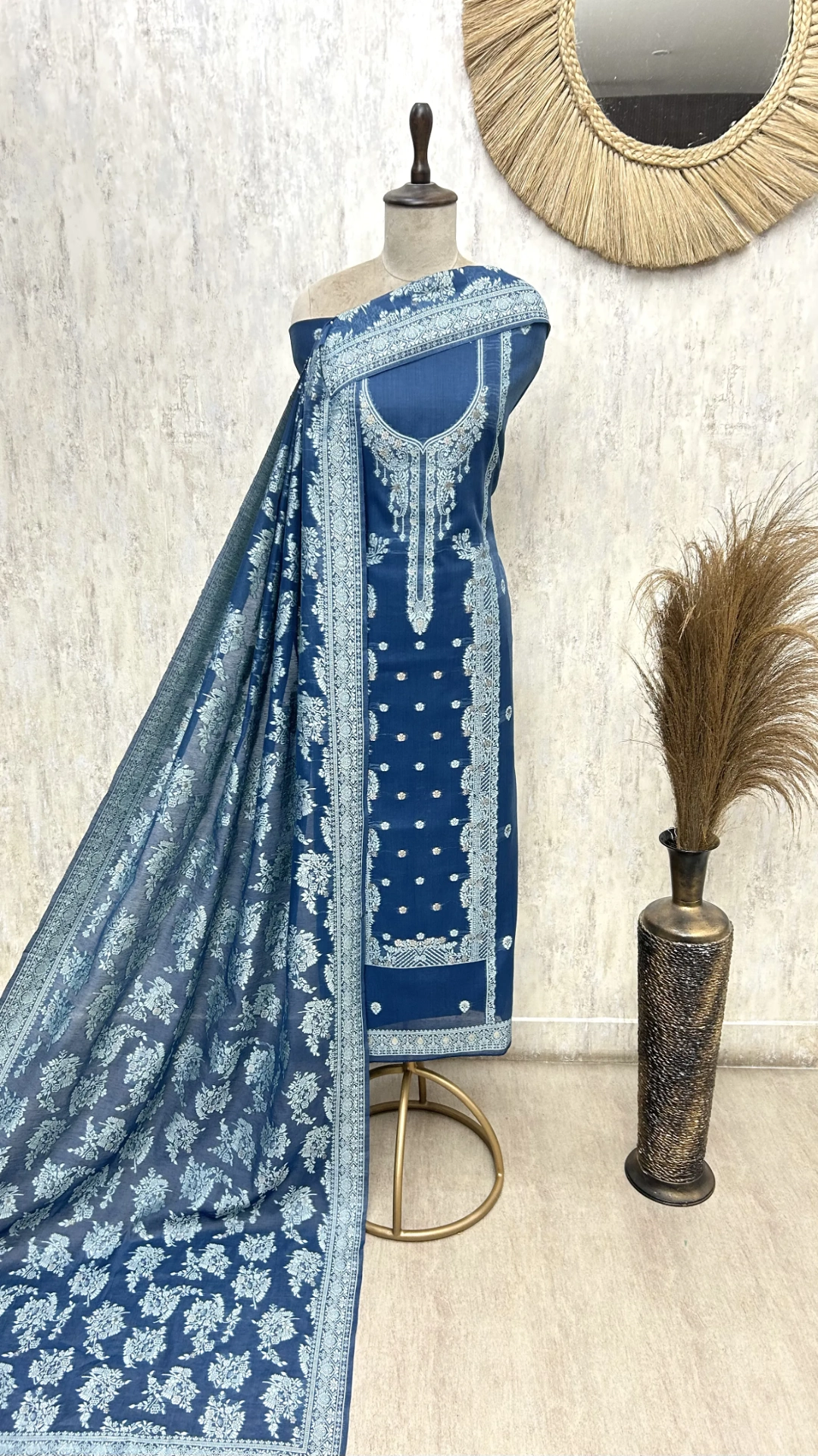 Jamdani Heritage Elegance Unstitched Suit