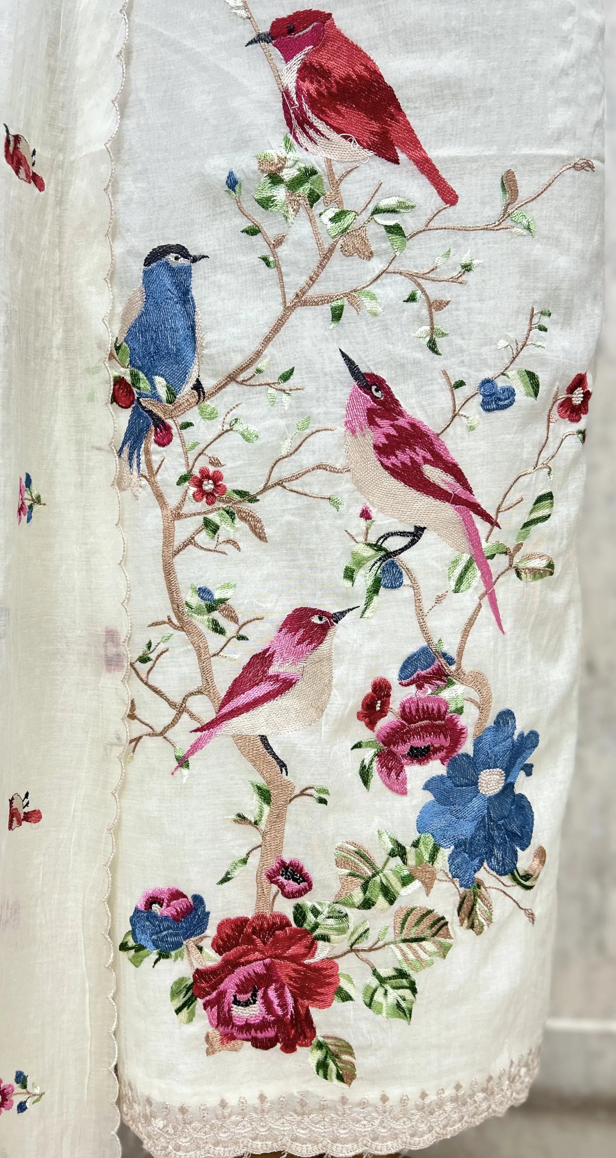 Graceful Mul Unsitched Suit with Bird Motif
