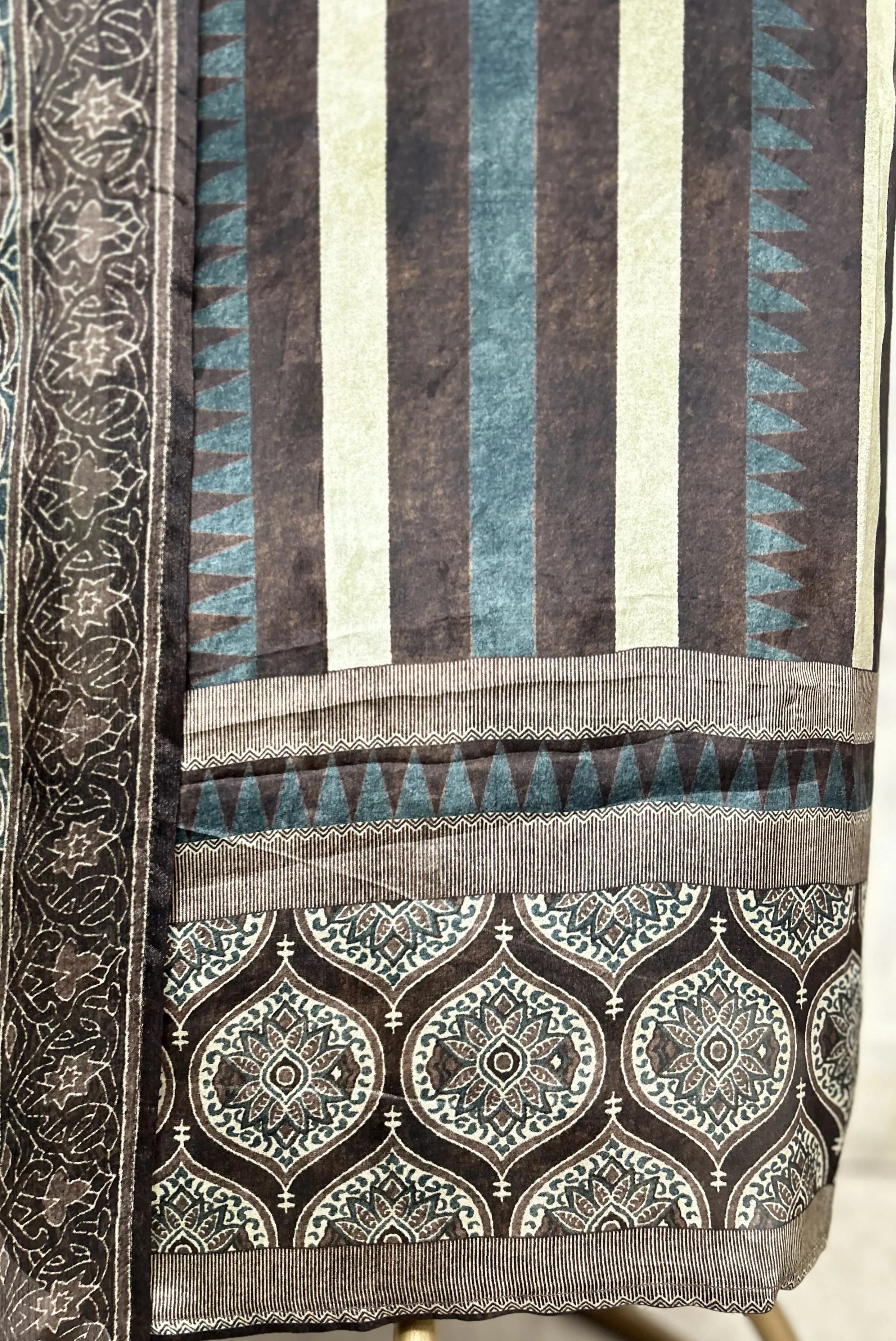 Grandeur of Pattern Crepe Unstitched Suits