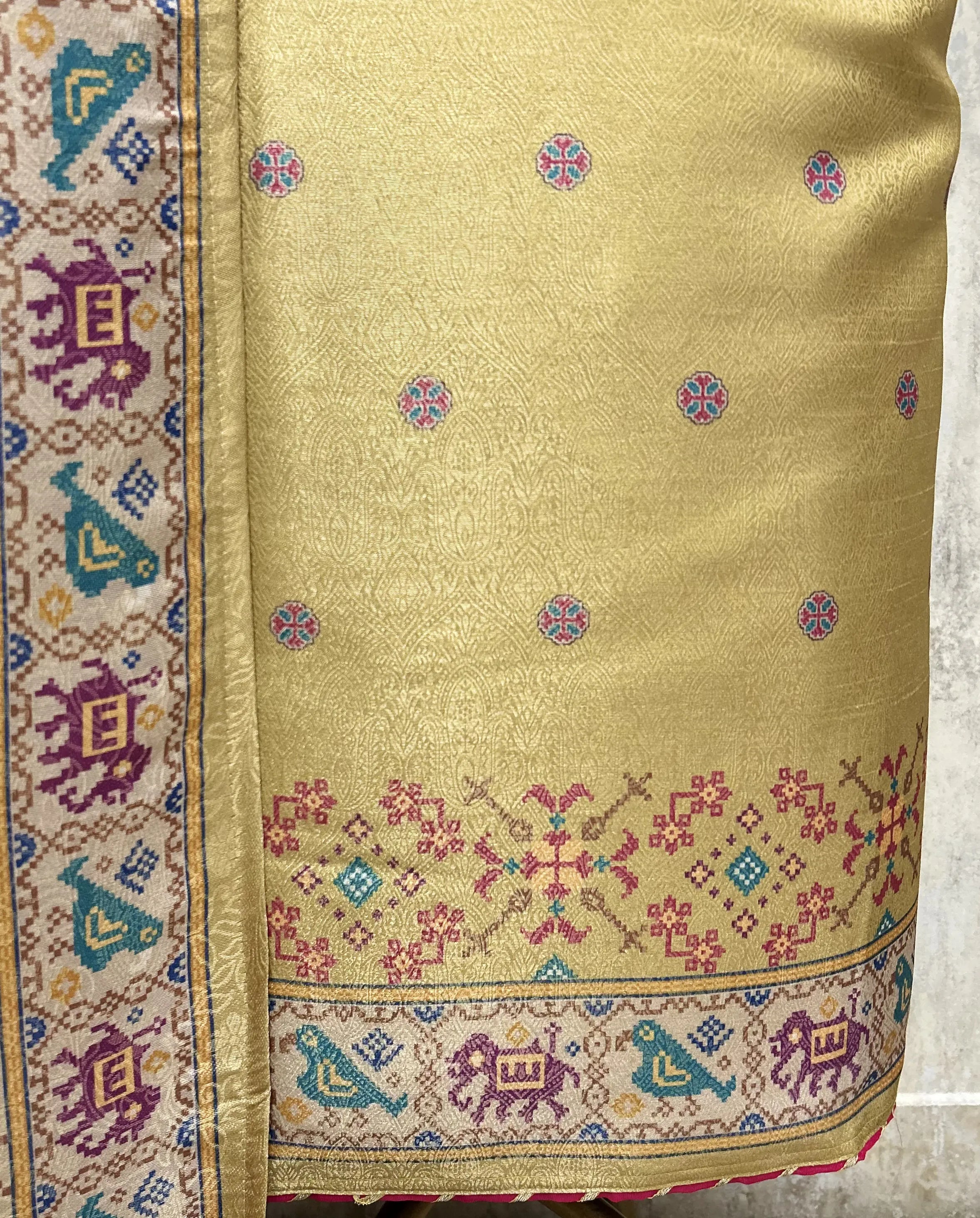 Giraffe Tissue Unstitched Suits