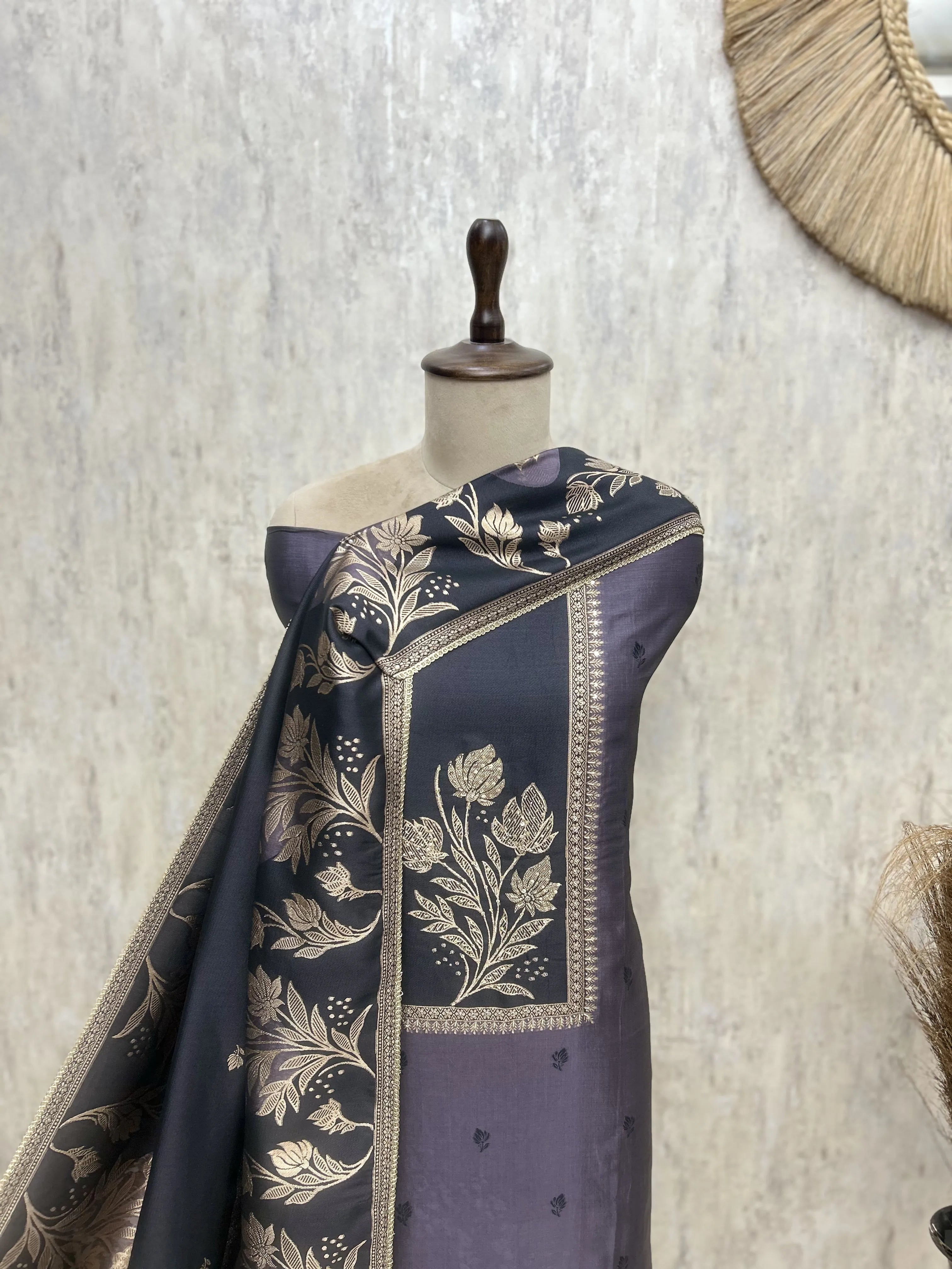 Exquisite Kanjivaram Silk Unstitched Suit