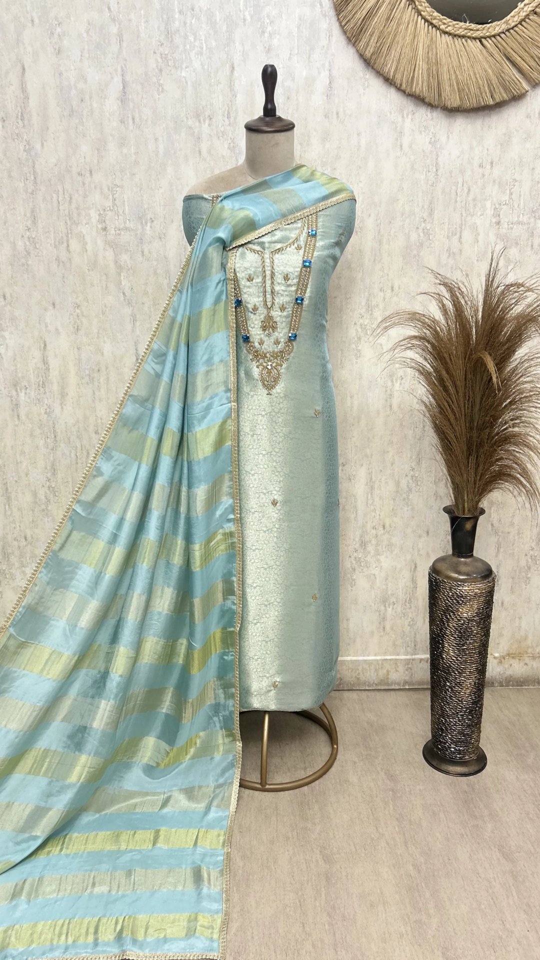 The Lustre of Artistry – Giraffe Tissue Unstitched Suits
