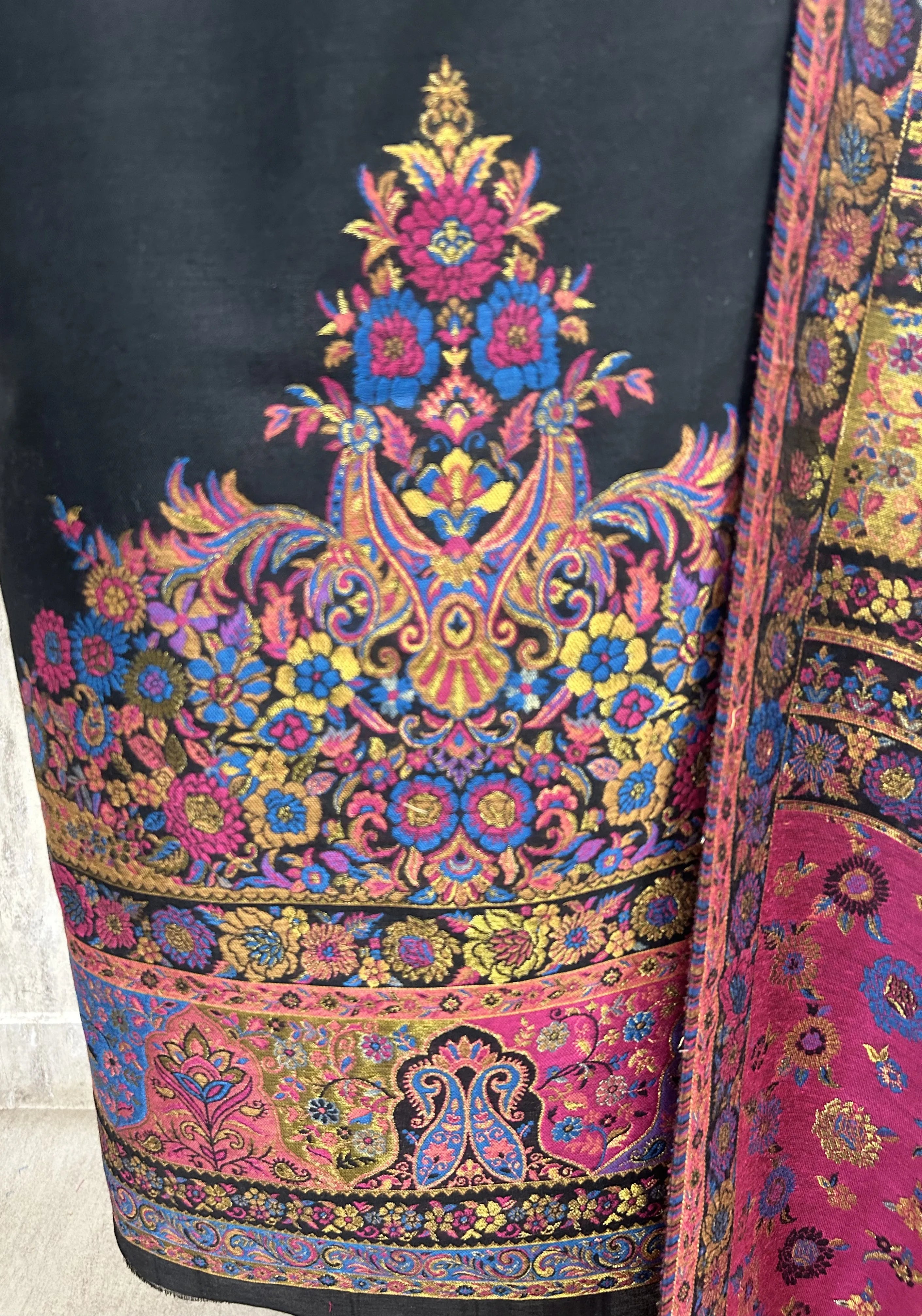 Kashmiri Kani Silk Unstitched Suit