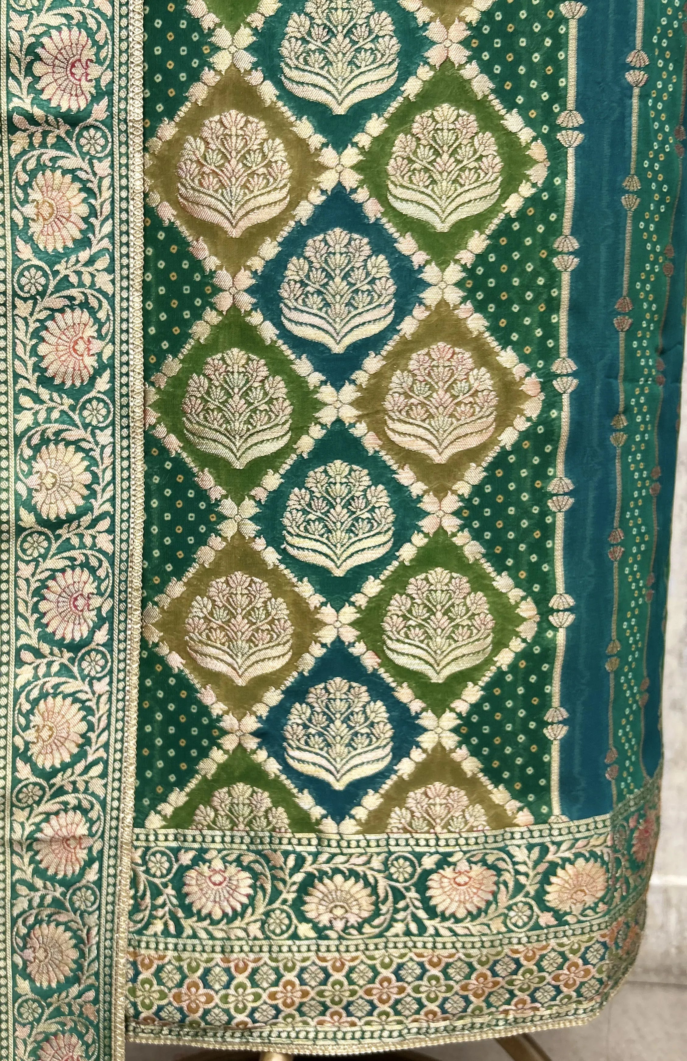 The Imperial Lattice Khaddi Georgette Unstitched Suits