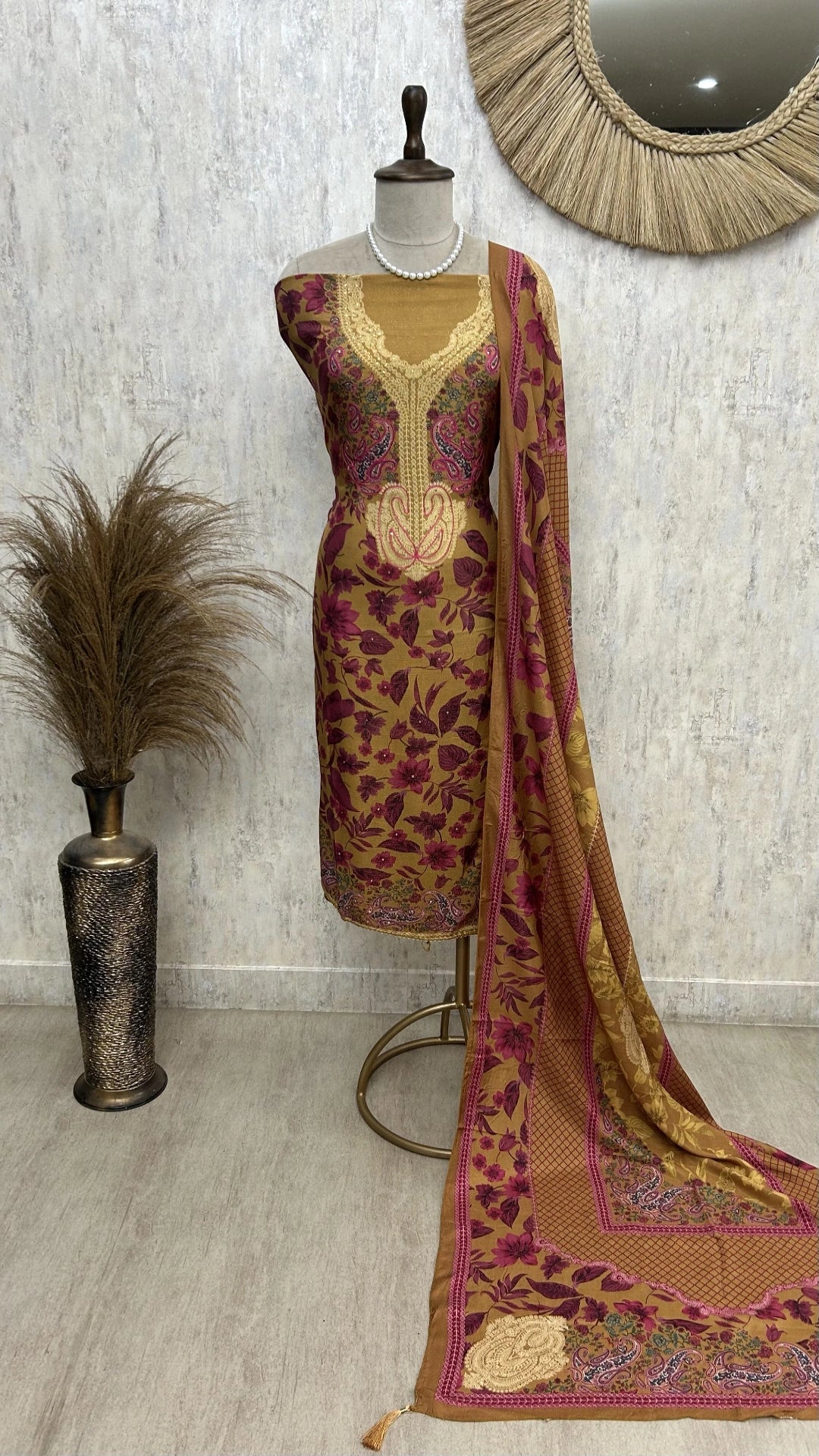 Muslin Unstitched Suit Set With Leaf Motifs Print