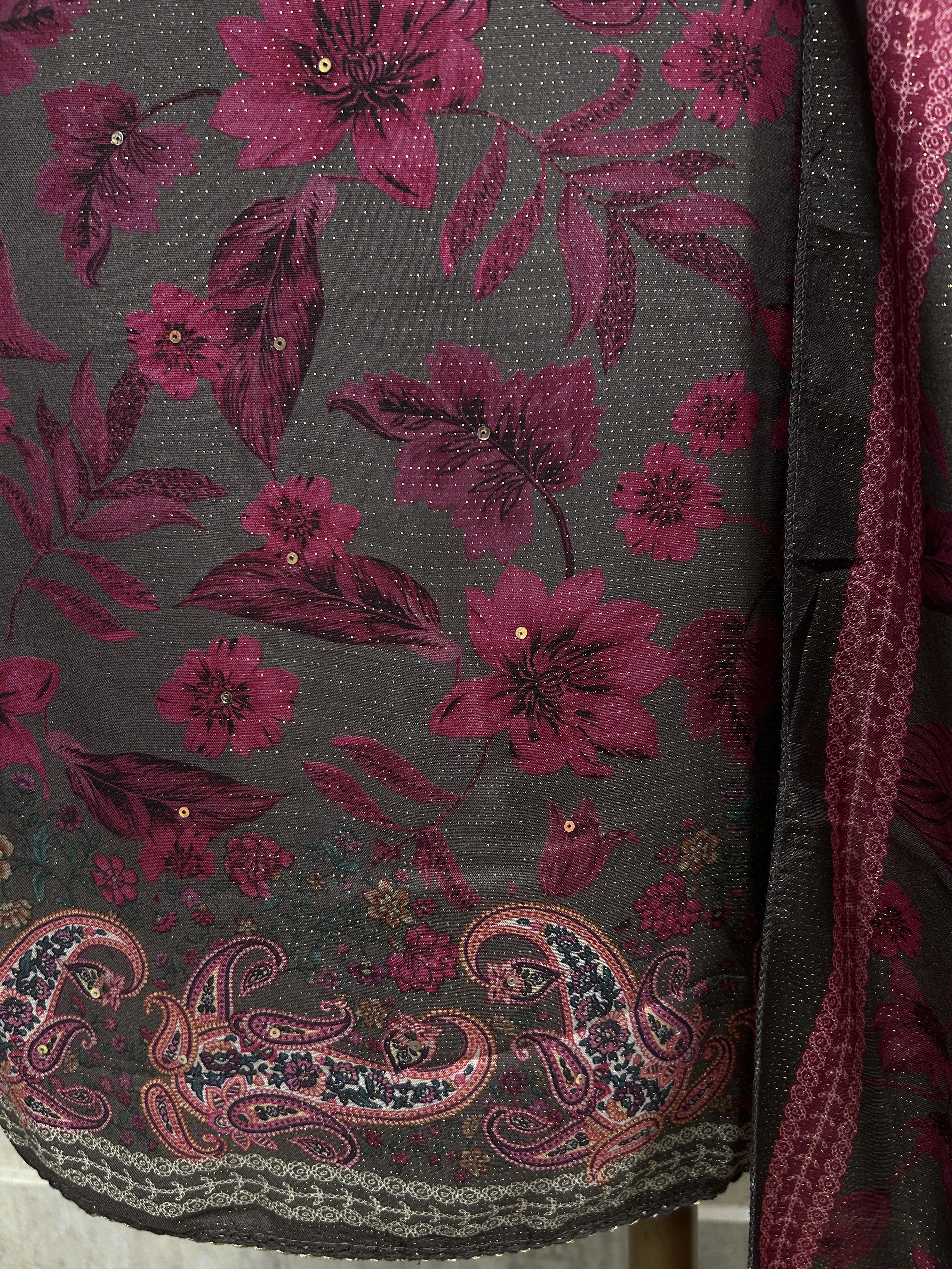 Muslin Unstitched Suit Set With Leaf Motifs Print