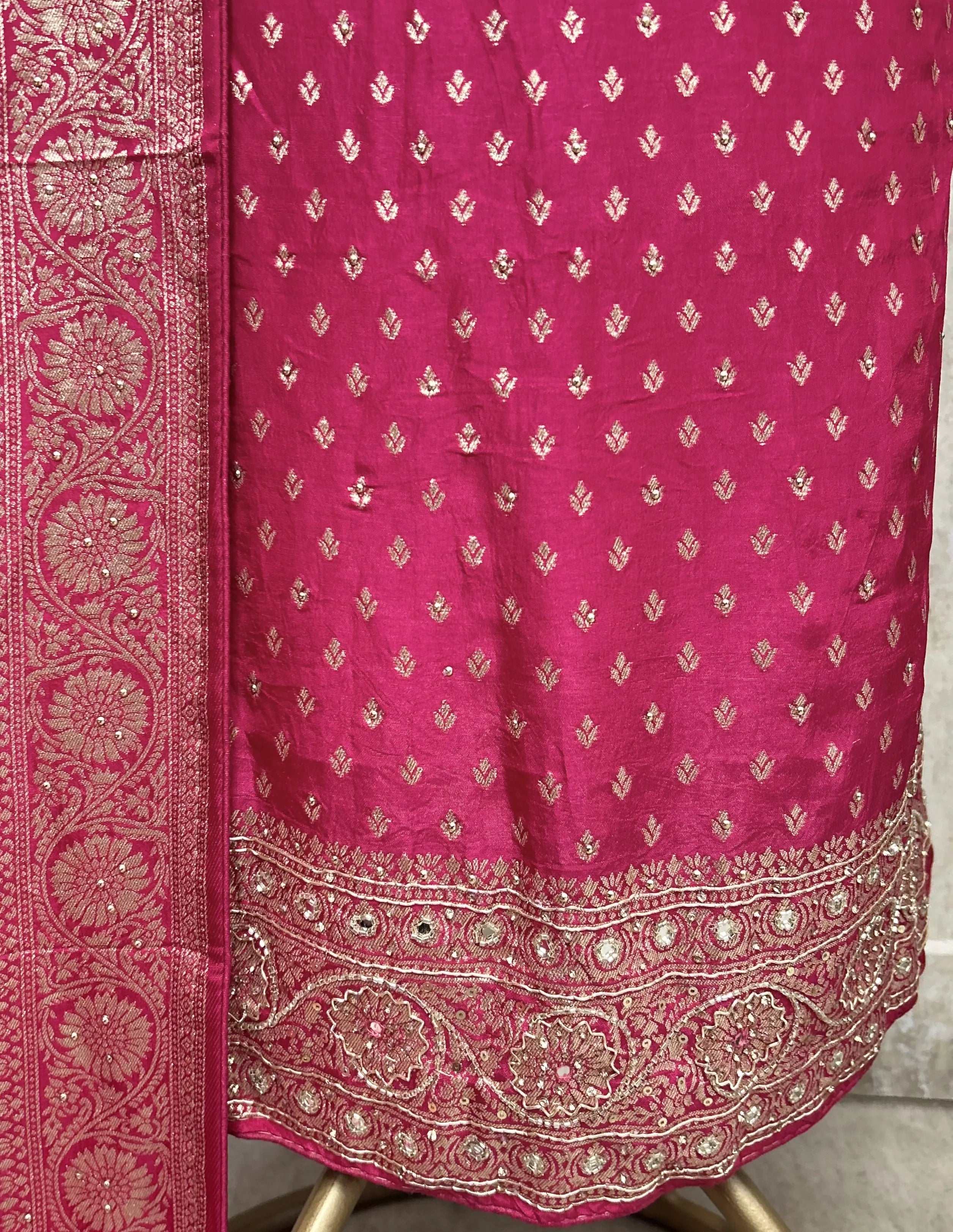 Alluring Dola Silk Unstitched Suits