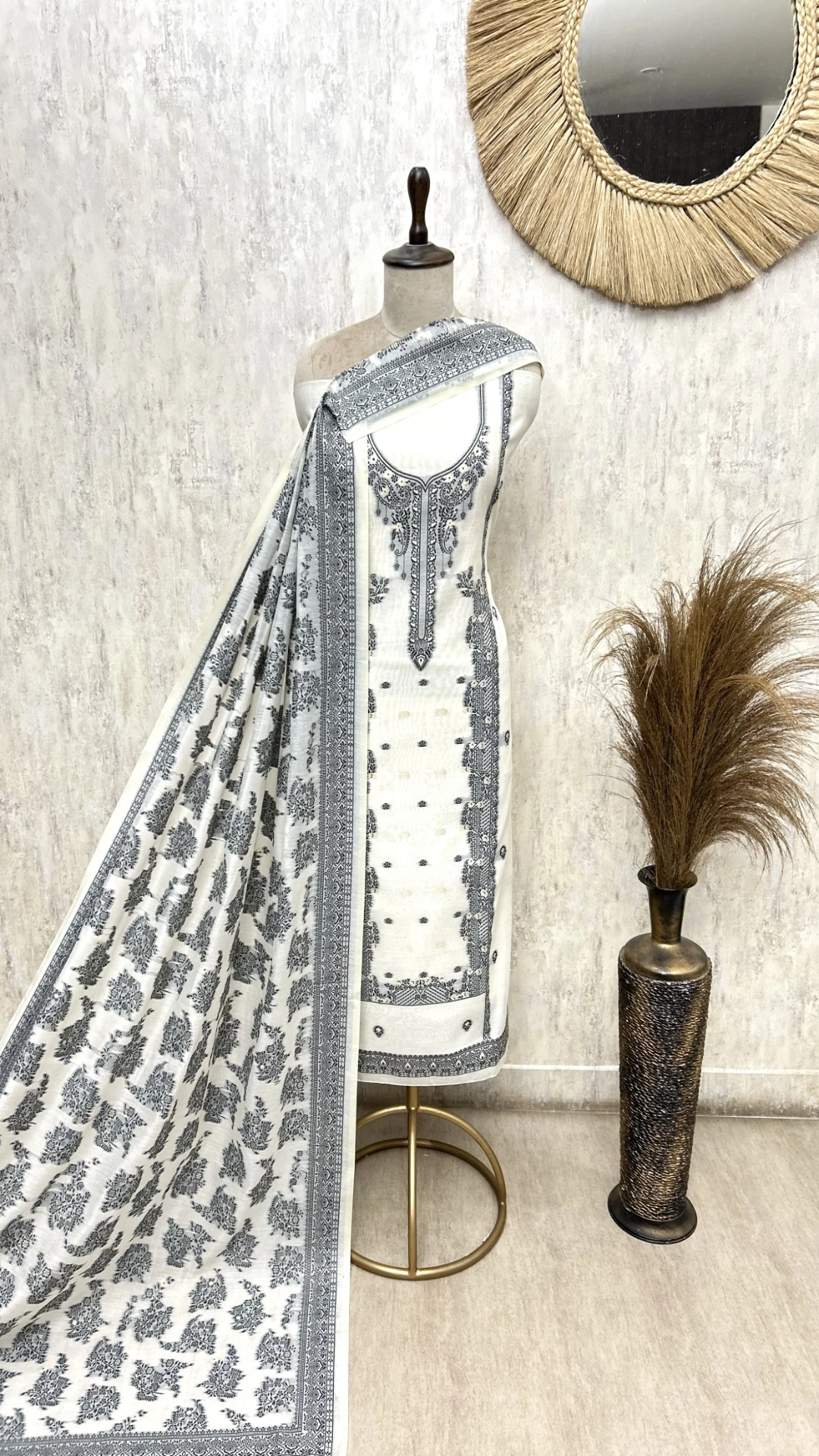 Jamdani Heritage Elegance Unstitched Suit