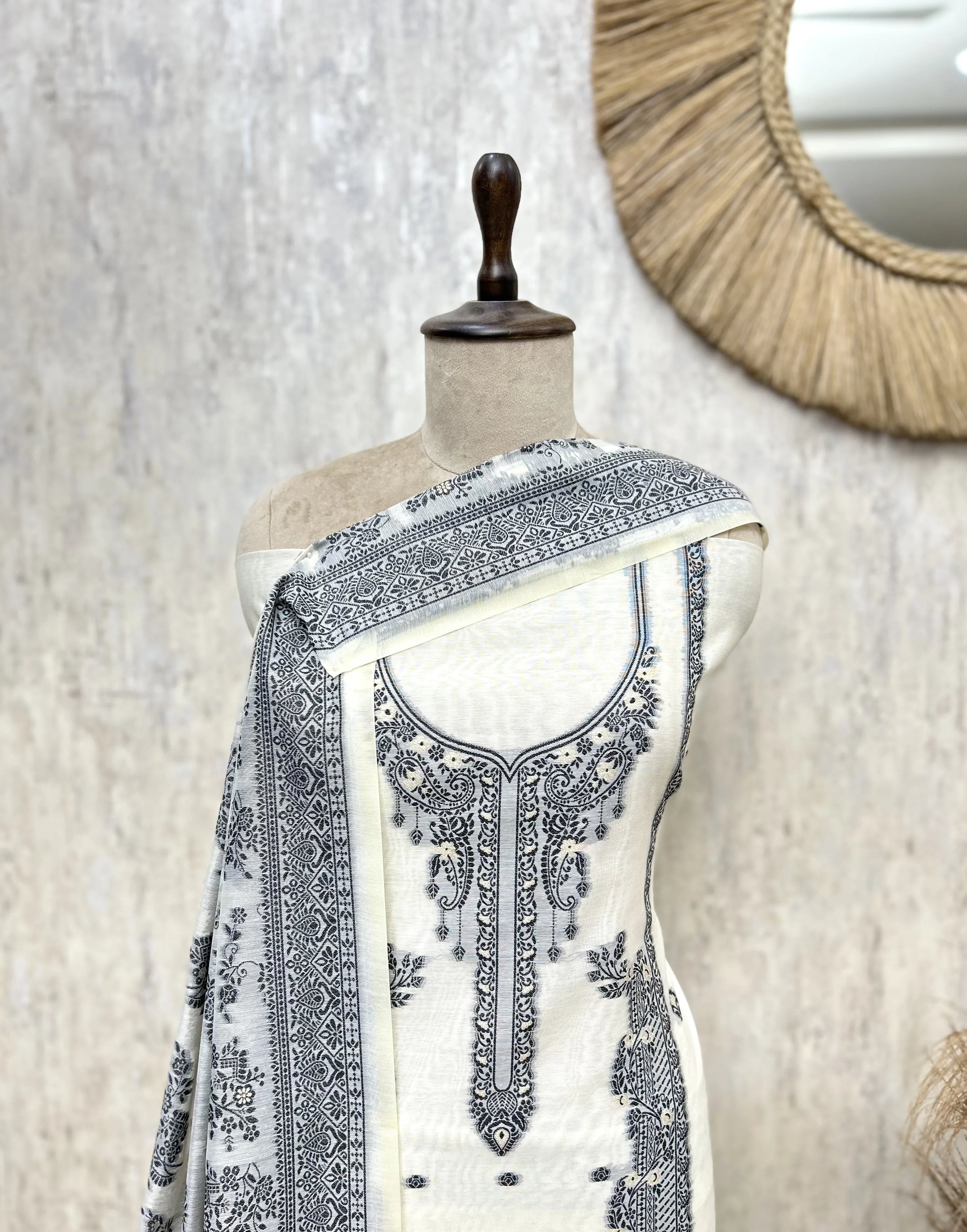 Jamdani Heritage Elegance Unstitched Suit