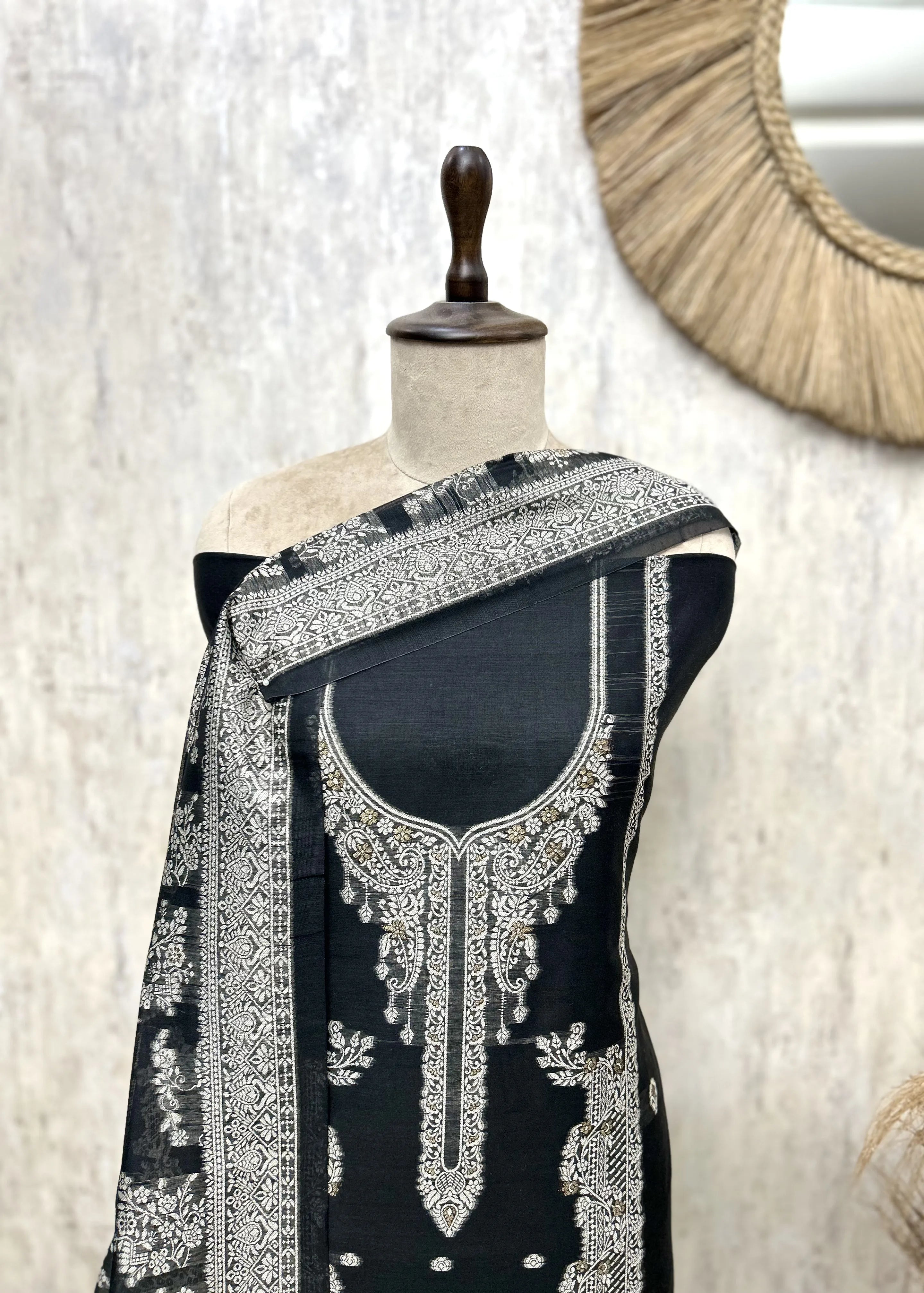 Jamdani Heritage Elegance Unstitched Suit