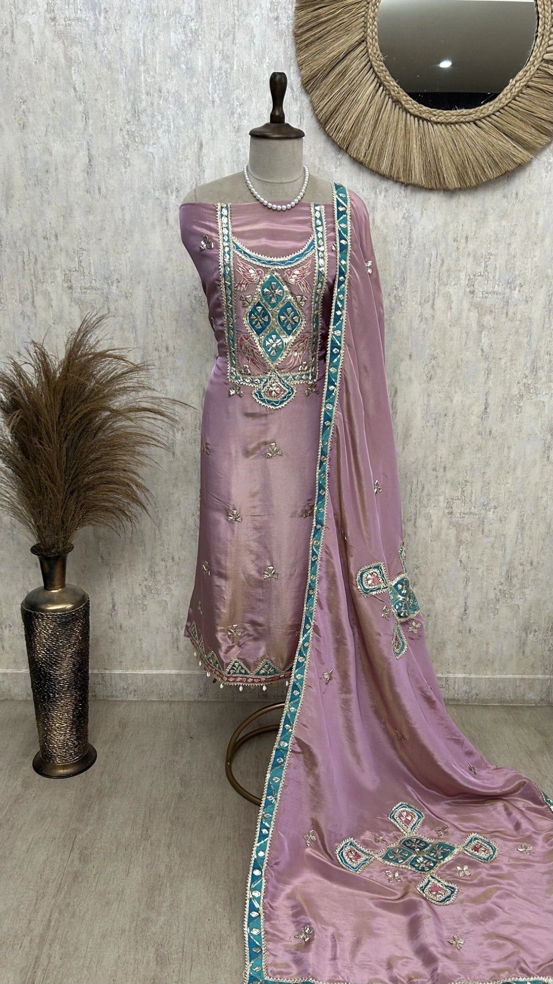 Gotta Work Tissue Silk Unstitched Suit Set