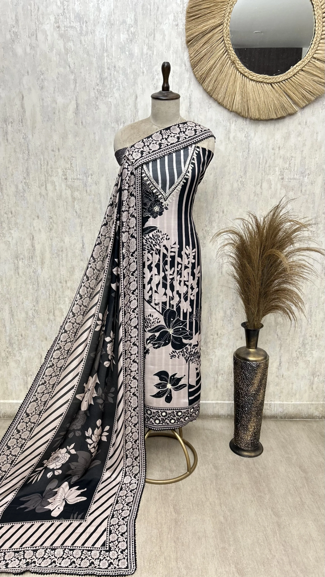 Graphic Garden Muslin Unstitched Suits