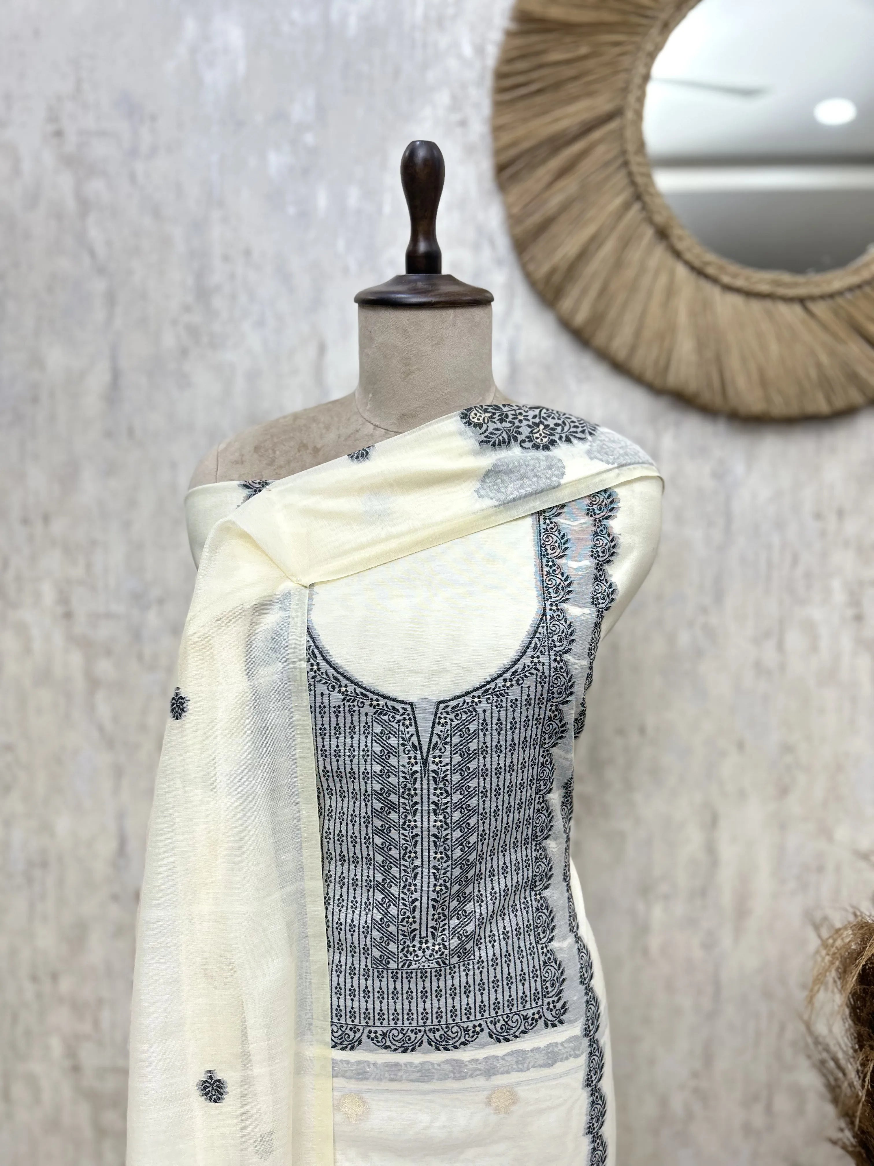 The Heirloom Weave Jamdani Unstitched Suits