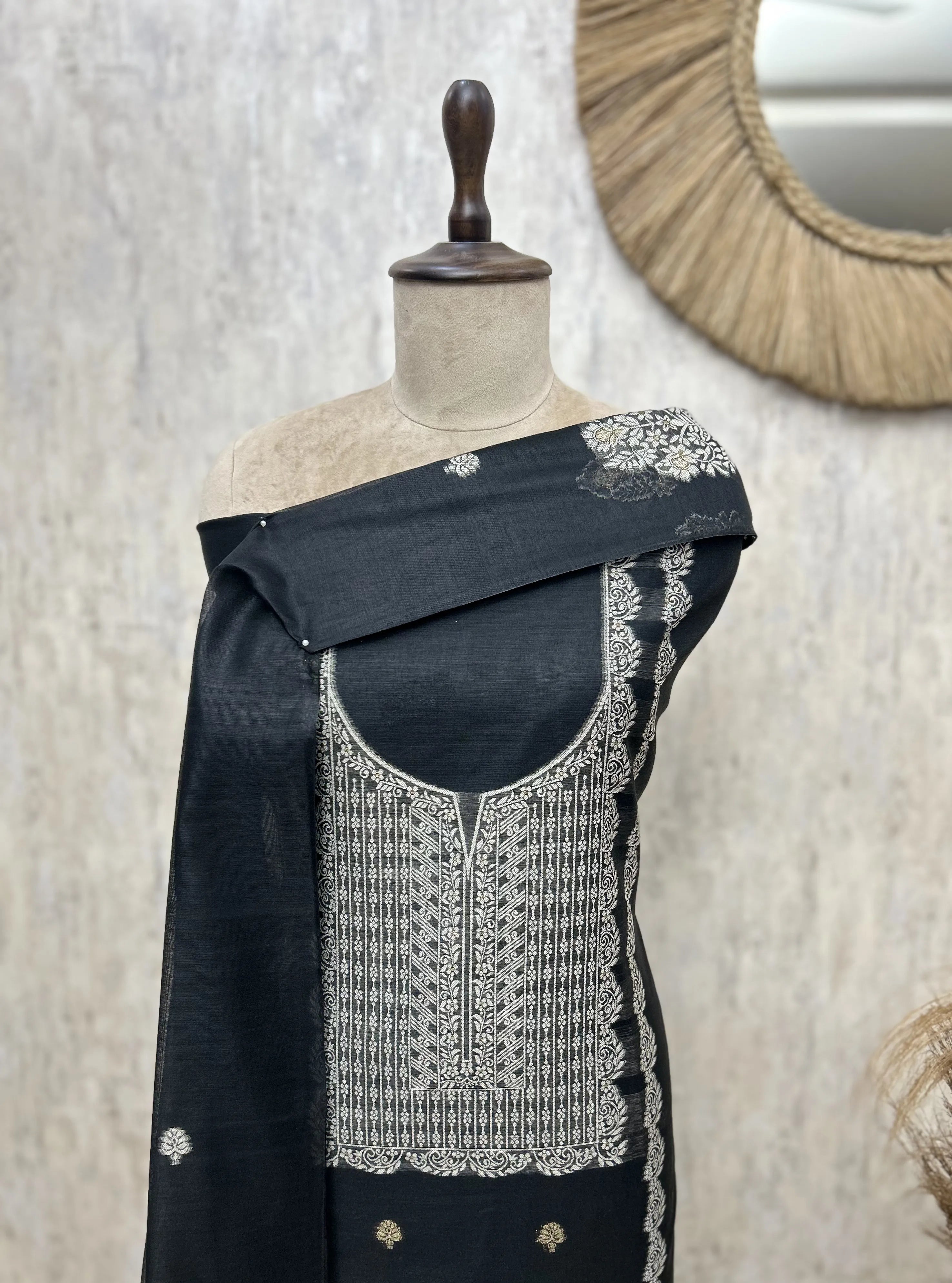The Heirloom Weave Jamdani Unstitched Suits